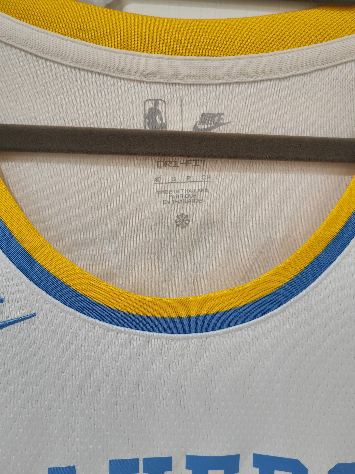 Nike Los Angeles Lakers NBA Classic Edition Jersey, #6 James, White, Size Small