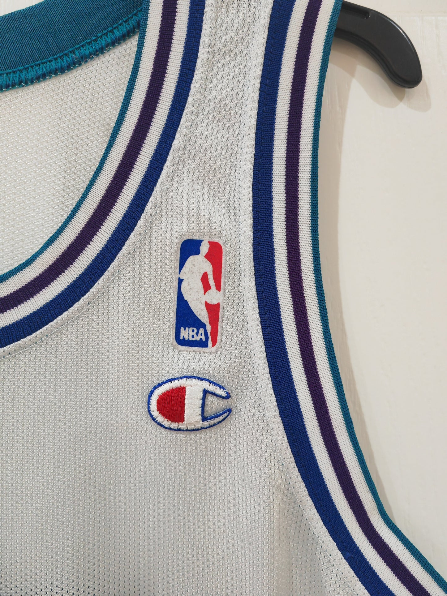 Champion Charlotte Hornets NBA Jersey, #33 Mourning, White, Size 36 XS/S