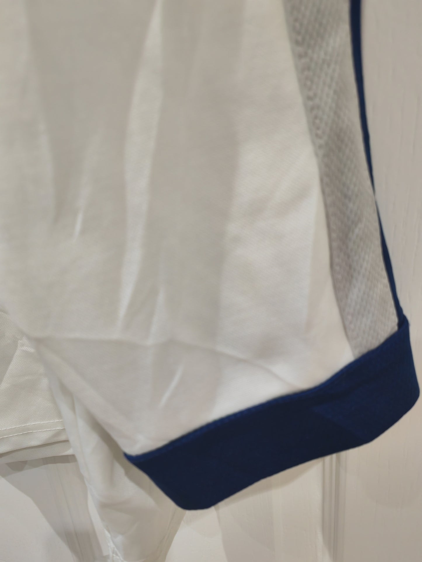 NHL Toronto Maple Leafs Long Sleeve T Shirt, White, Size XL (Small Fit)