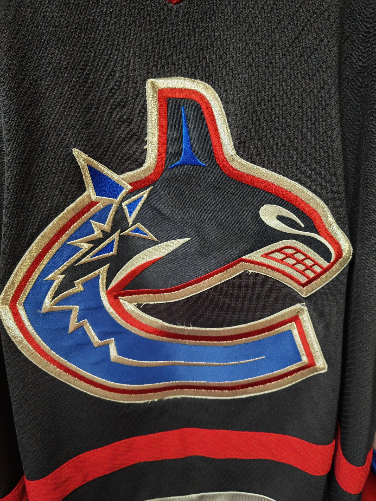 CCM Vancouver Canucks NHL Hockey Jersey,  Navy Blue, Size Large