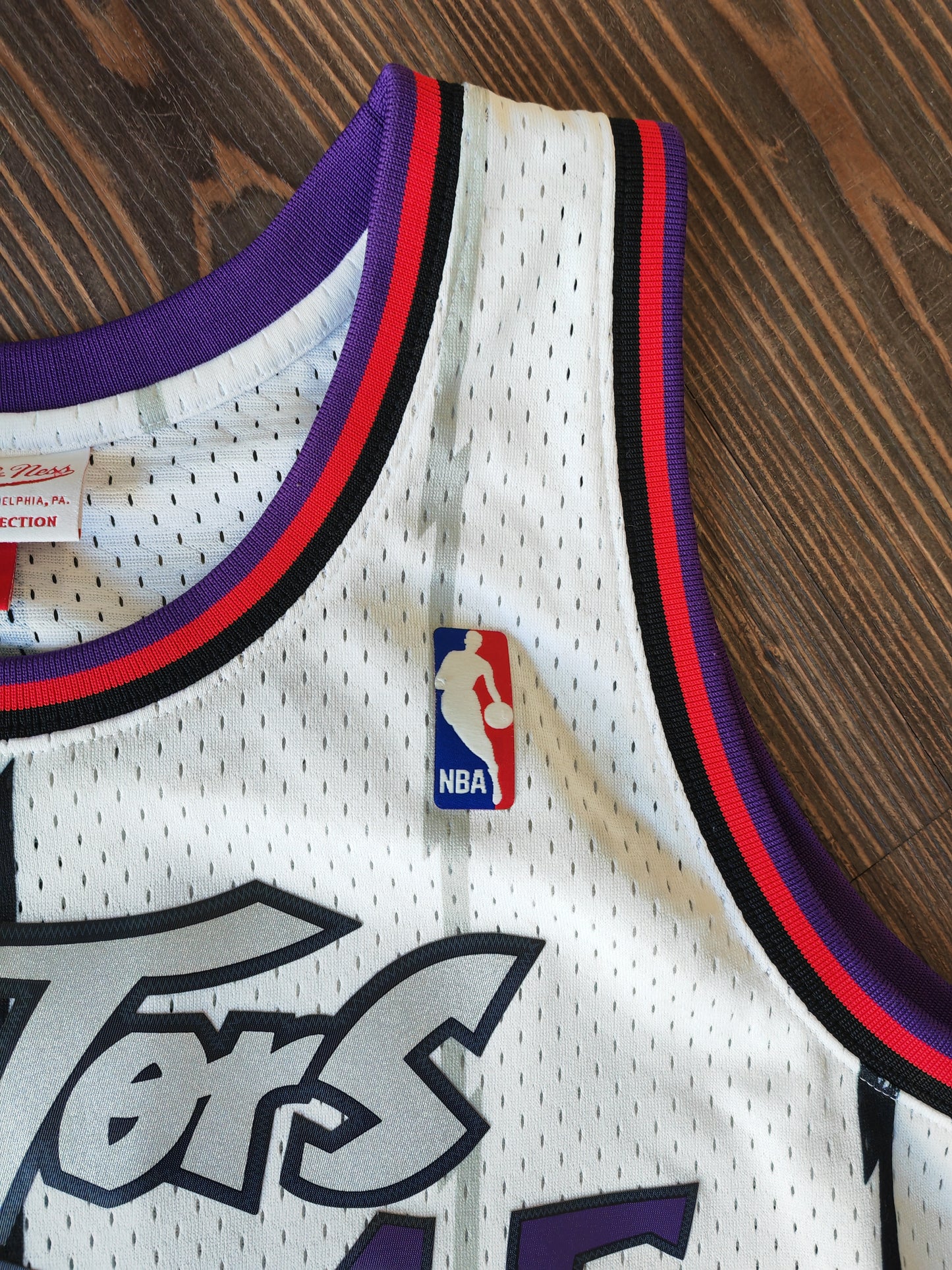 Mitchell & Ness Toronto Raptors NBA Jersey, #15 Carter, White, Size XL