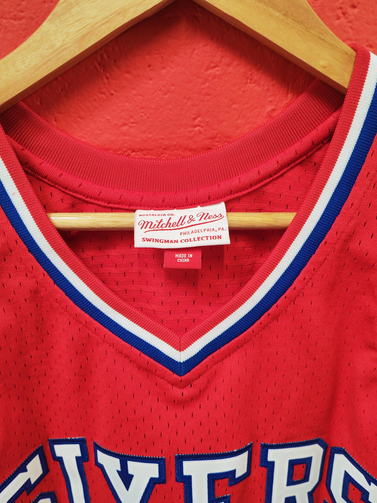 Mitchell & Ness Philadelphia 76ers 1982-83 Jersey, #10 Cheeks, Red, Size Medium