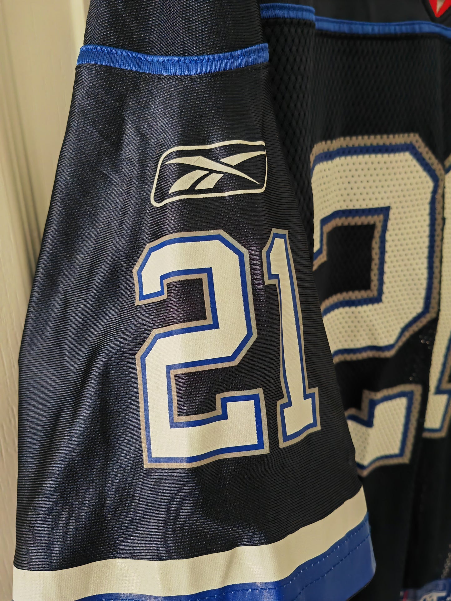 Reebok Buffalo Bills NFL Jersey, #21 Mcgahee, Navy, Size Medium