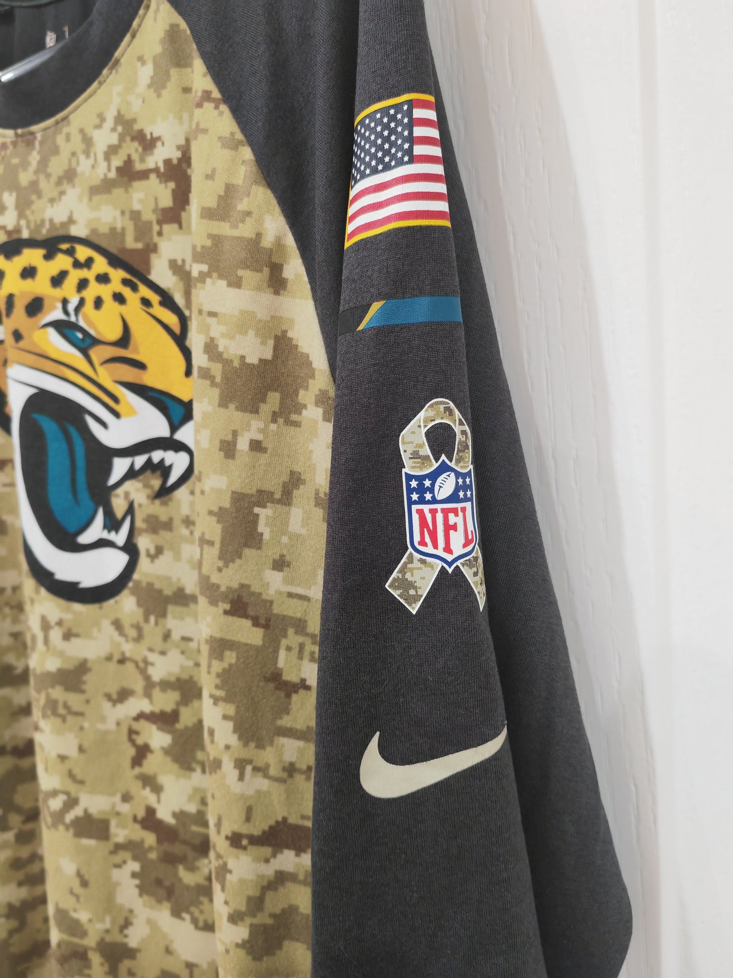 Nike Jacksonville Jaguars NFL Salute To Service 3/4 Sleeve T Shirt, Size Medium