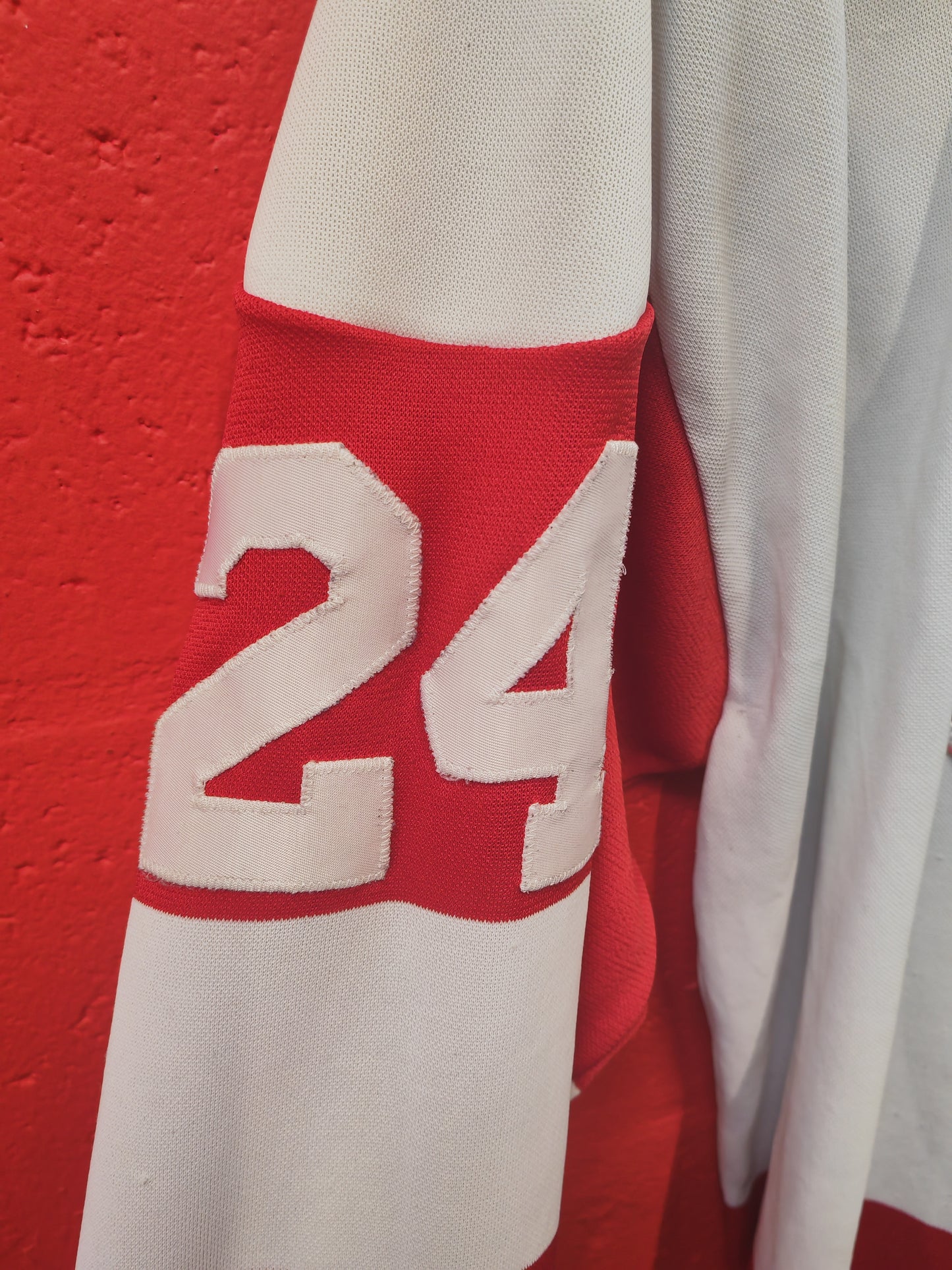 CCM Detroit Red Wings NHL Jersey, #24 Probert, White/Red, Size Small
