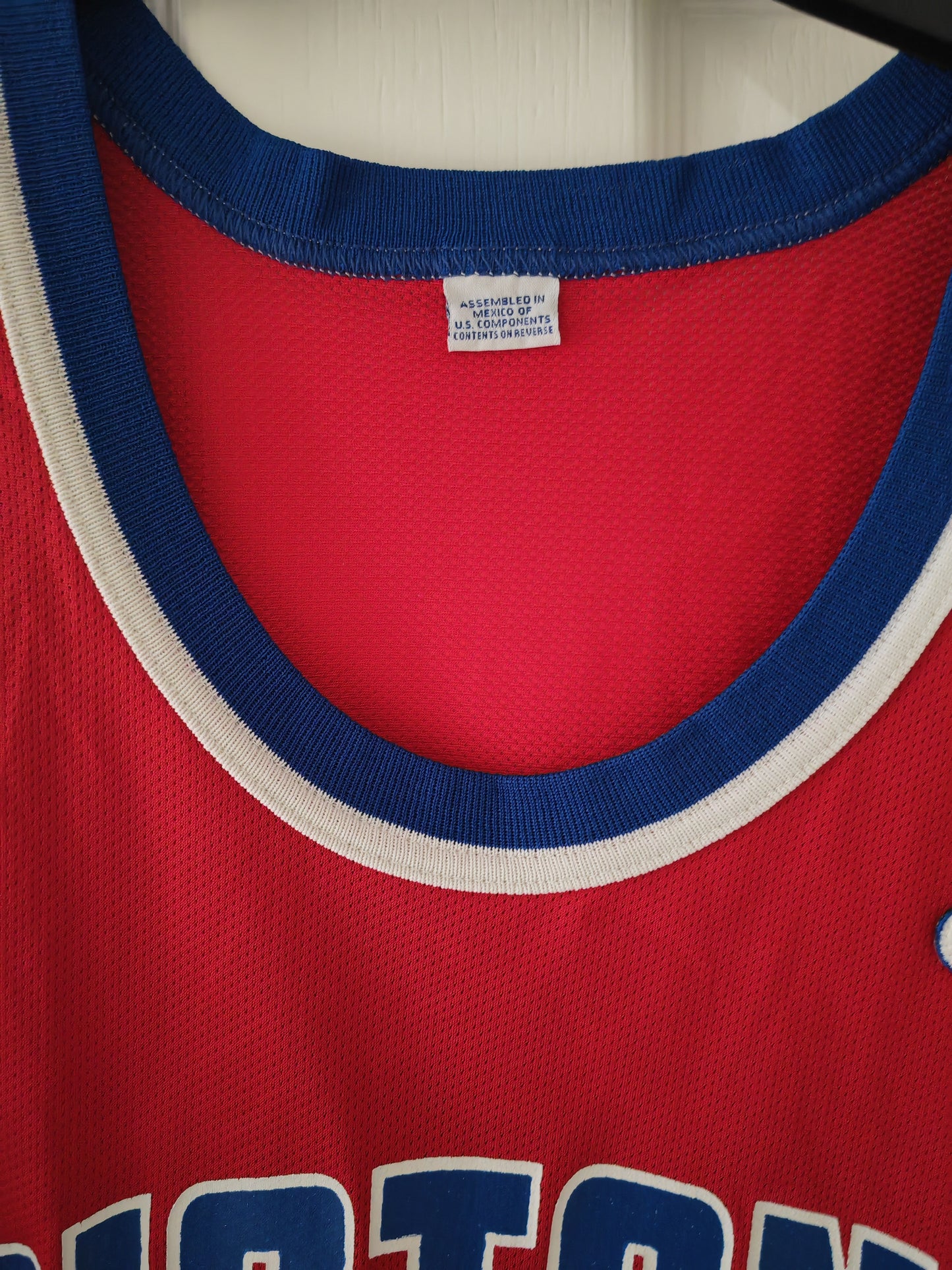 Champion Detroit Pistons NBA Jersey, Vintage, #33 Hill, Red, Size 44 M/L