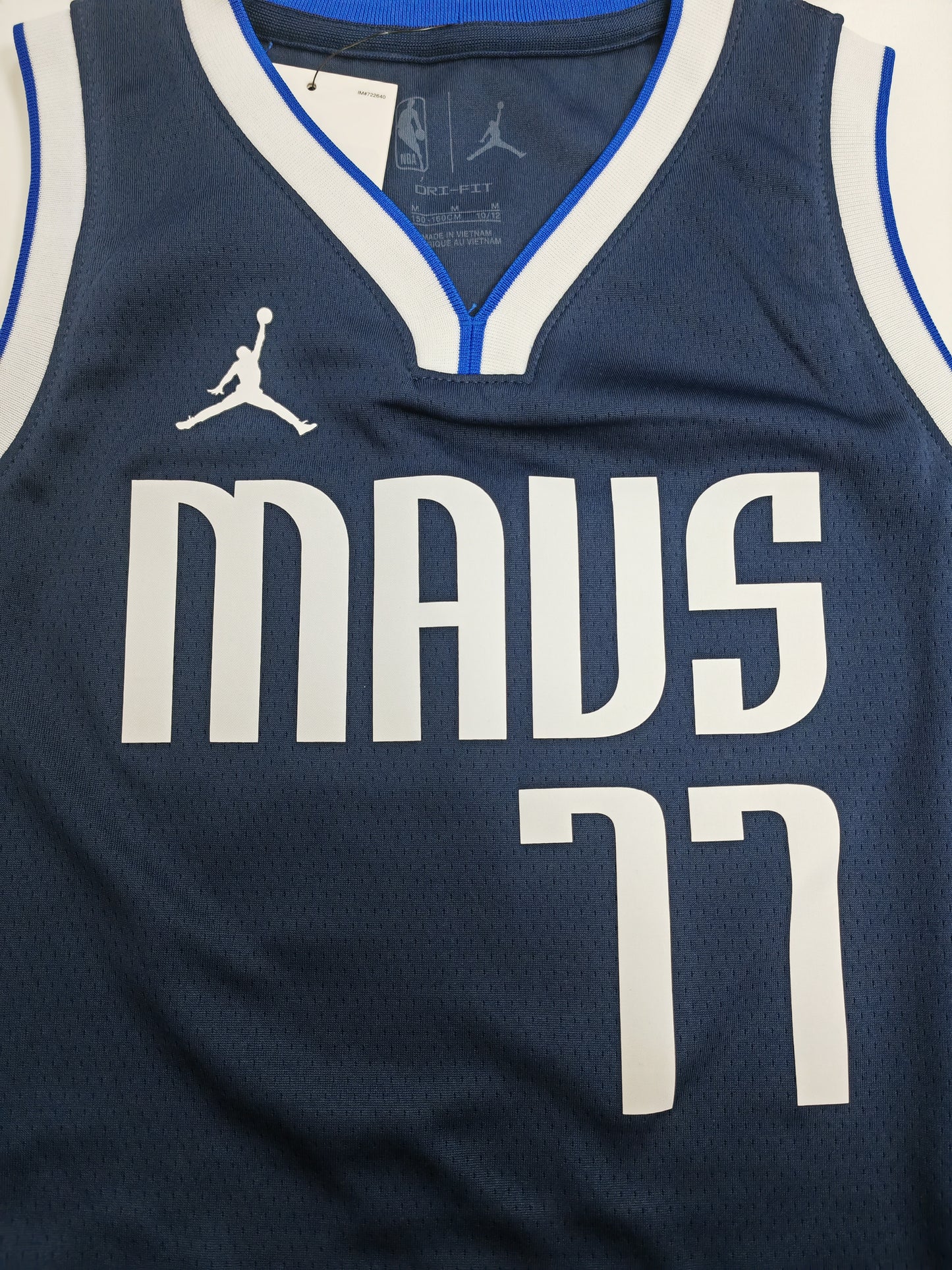Youth Jordan Dallas Mavericks Statement Edition Jersey, #77 Doncic, Blue, YM