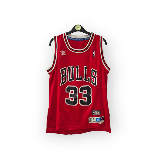 Adidas Hardwood Classics Chicago Bulls NBA Jersey, #33 Pippen, Red, Size Small+2 Length