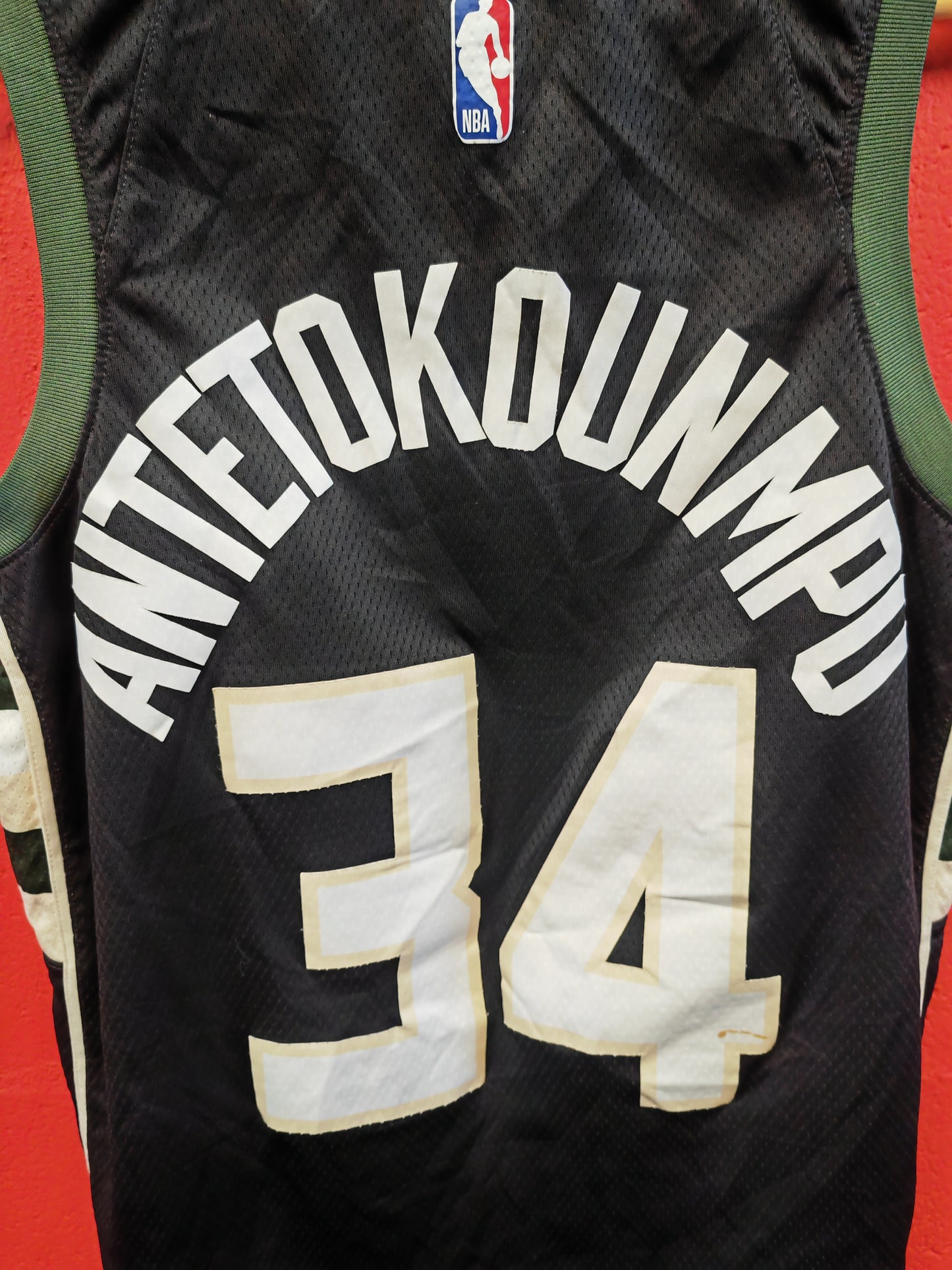 Nike Milwaukee Bucks NBA Jersey, #34 Antetokounmpo, Black, Size Medium