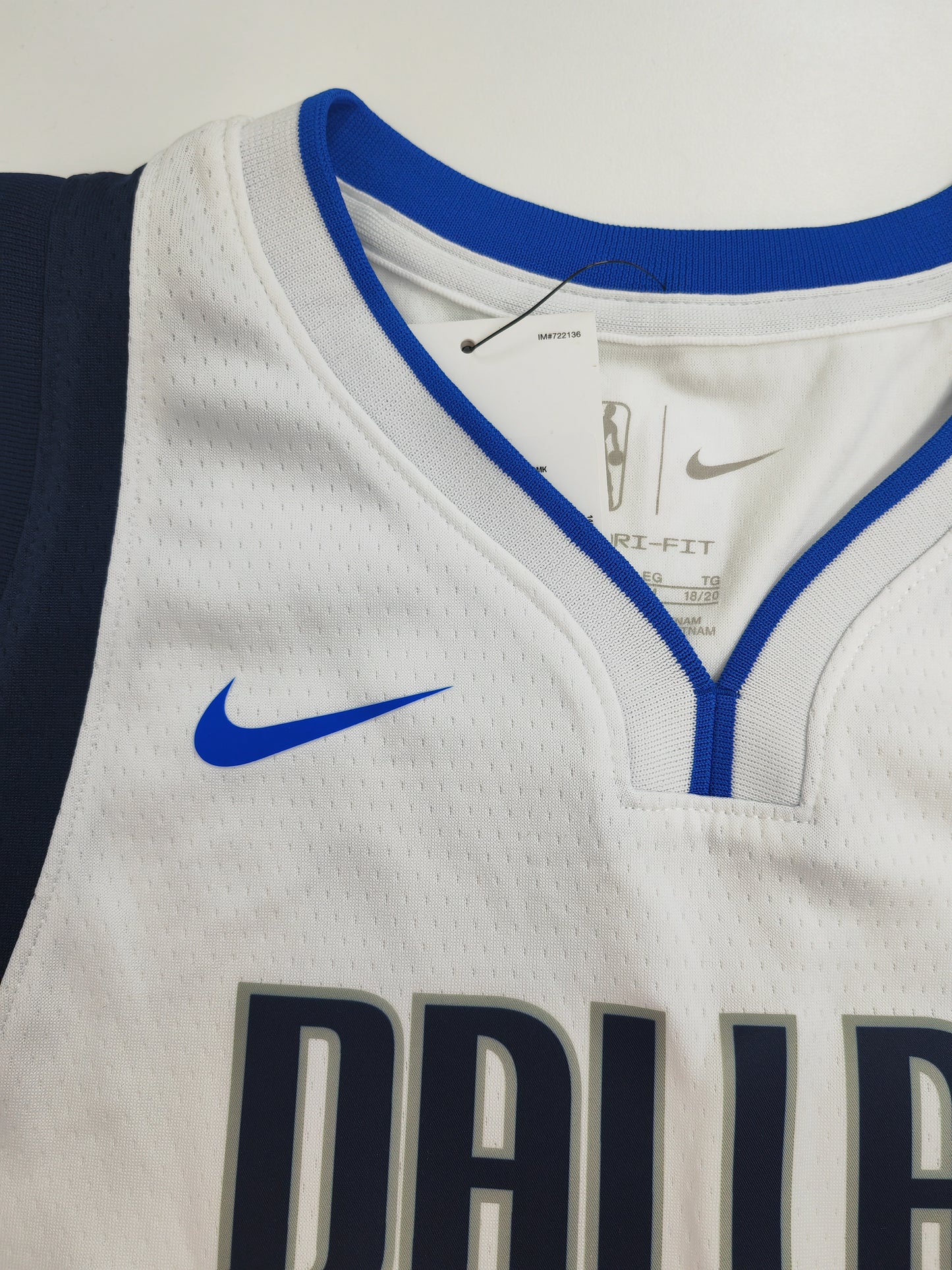 Youth Nike Dallas Mavericks Swingman NBA Jersey, #77 Doncic, White, Size YXL