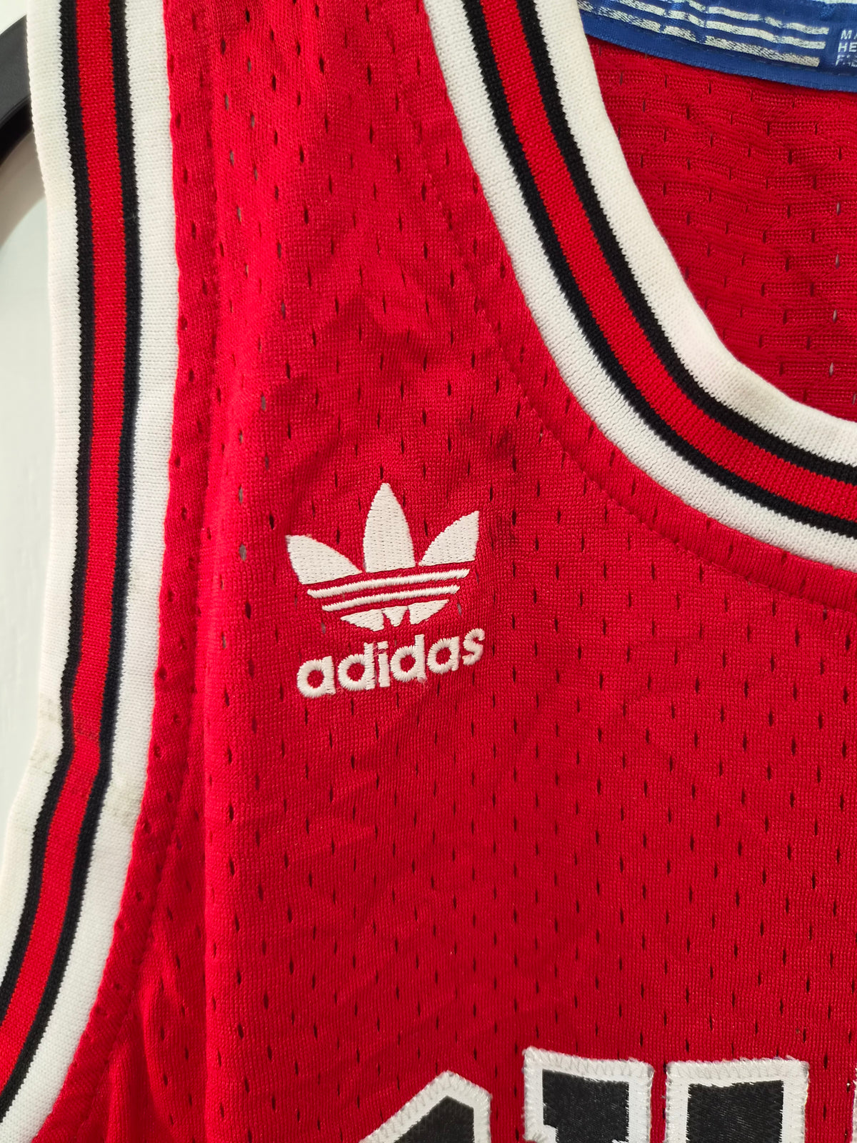 Adidas Hardwood Classics Chicago Bulls NBA Jersey, #33 Pippen, Red, Size Small+2 Length