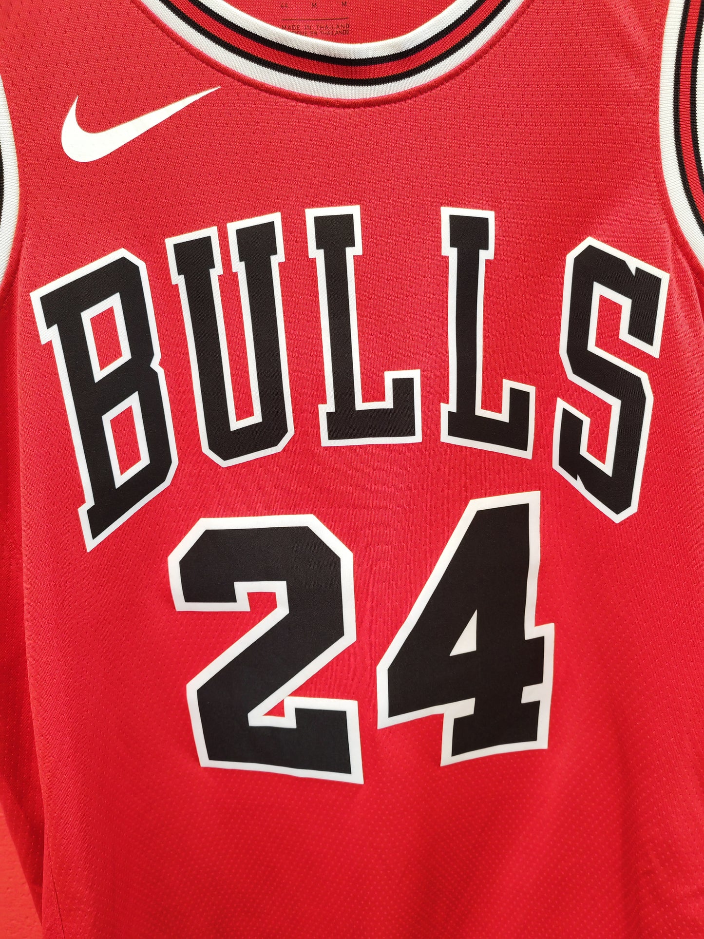 Nike Chicago Bulls NBA Swingman Jersey, #24 Markkanen, Red, Size Medium