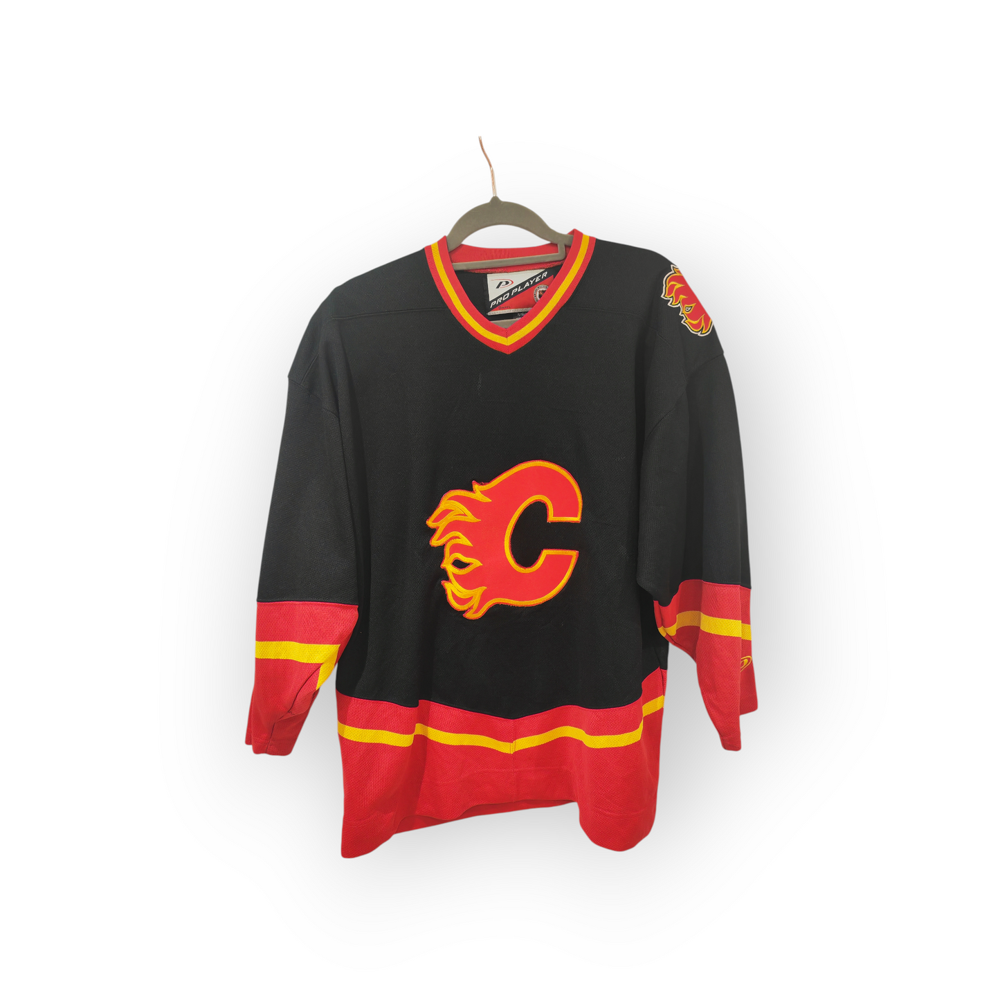 Pro Player Calgary Flames NHL Hockey Jersey, Black/Red, Size Medium