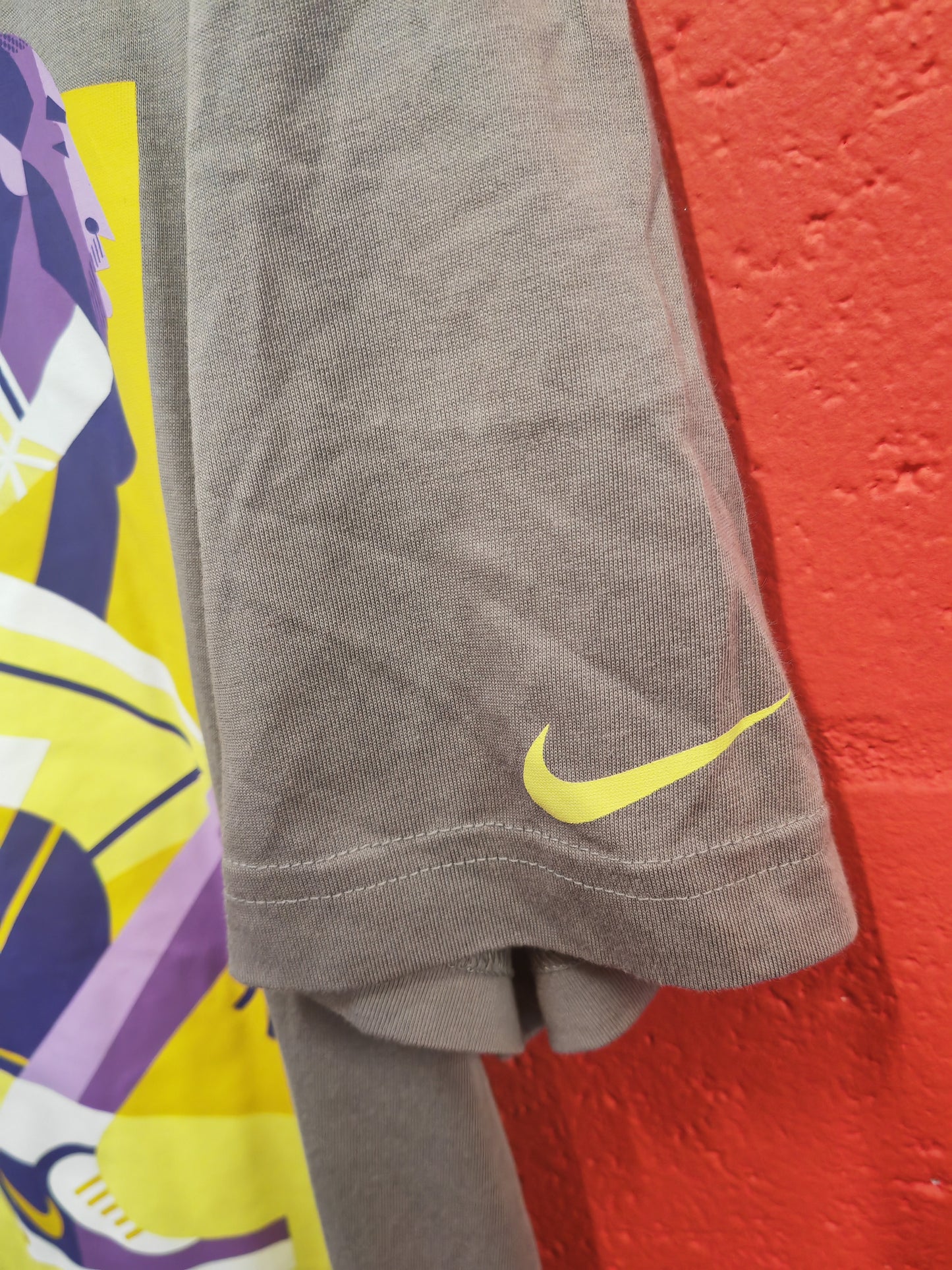 Nike Dri Fit Kobe Bryant Short Sleeve T Shirt, Grey, Size Small