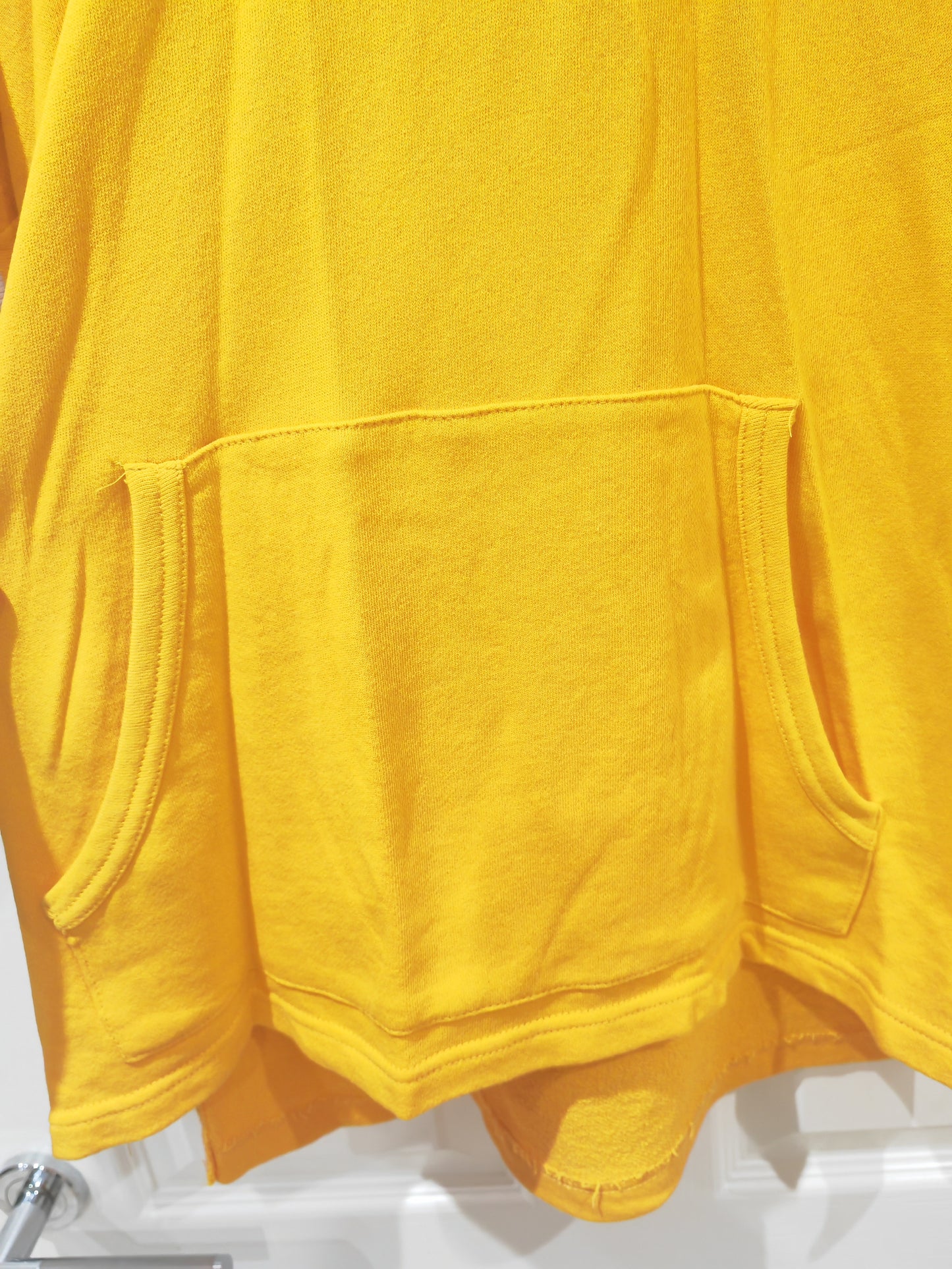 Mitchell & Ness Los Angeles Lakers 2000 NBA Finals Short Sleeve Hoodie, Size Medium