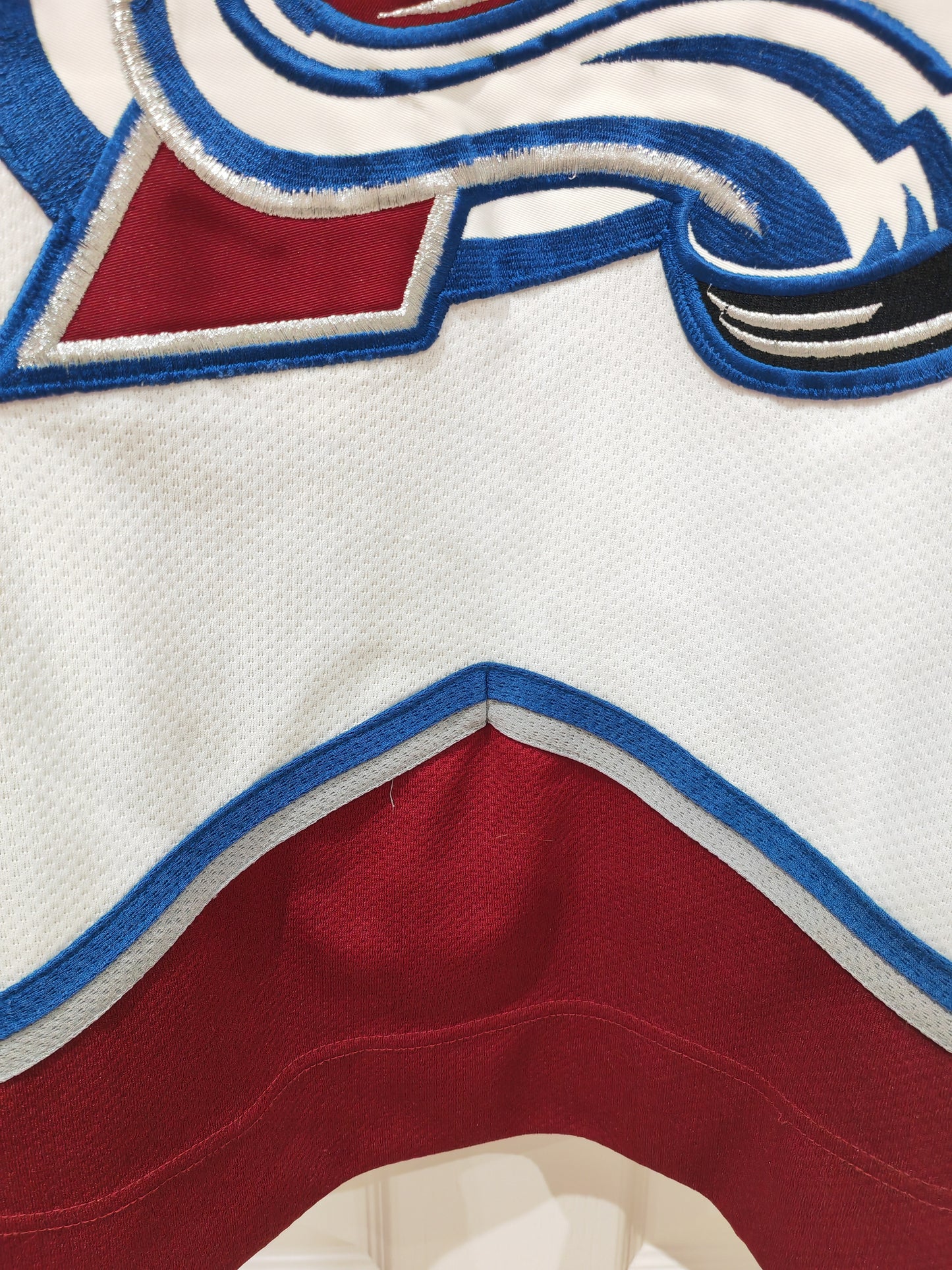 Starter Colorado Avalanche NHL Hockey Jersey, White, Size Medium