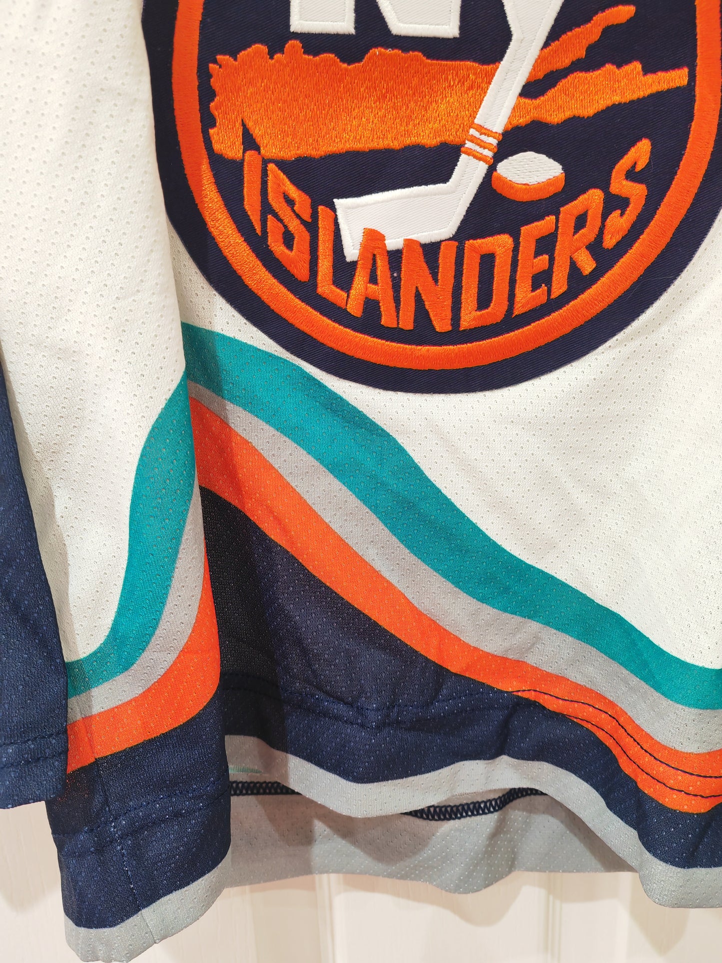 Youth CCM New York Islanders NHL Hockey Jersey, White, Size YS/M