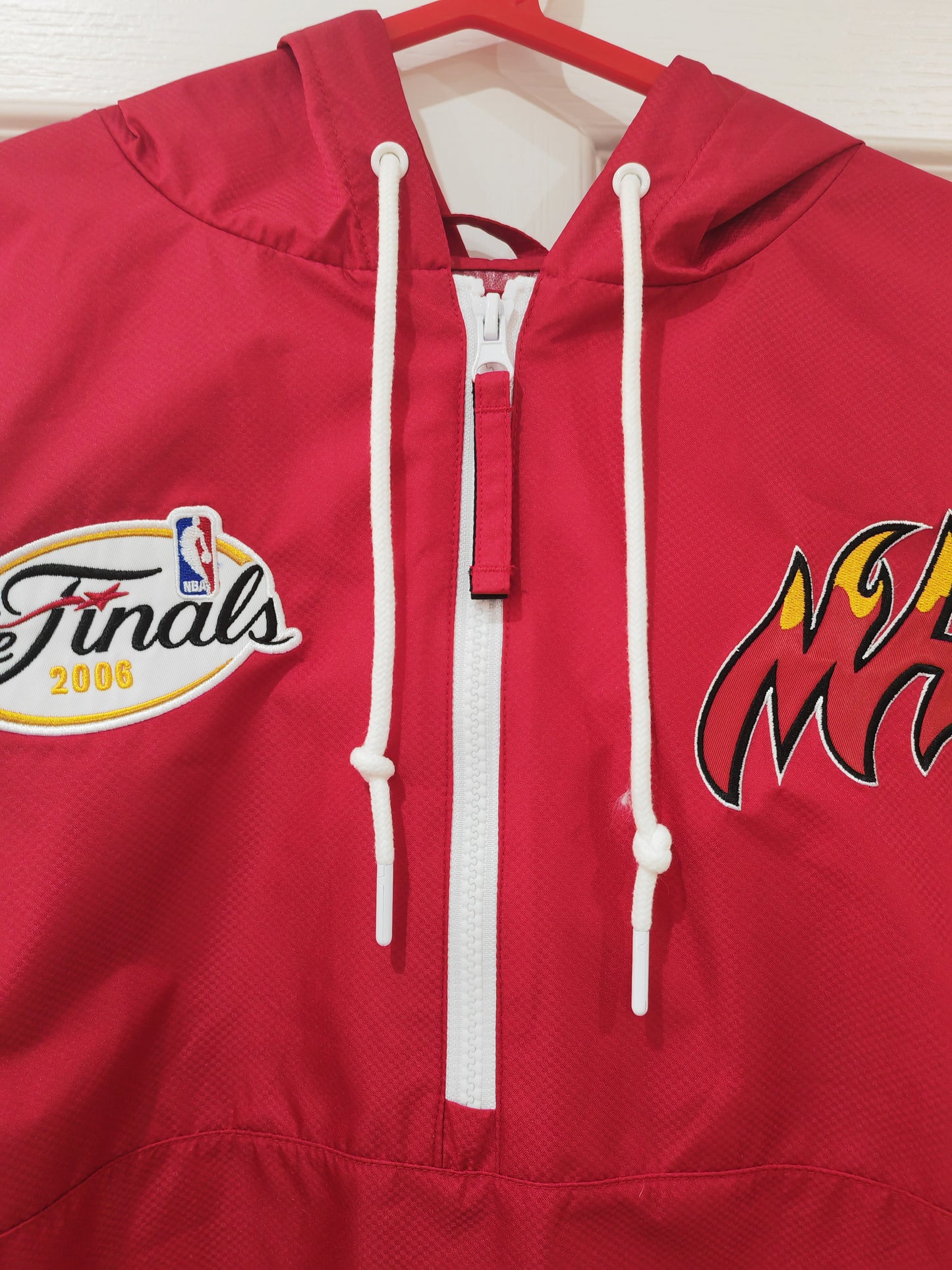 Mitchell & Ness Miami Heat 2006 NBA Finals 1/2 Zip Pullover Windbreaker Jacket,Size Small