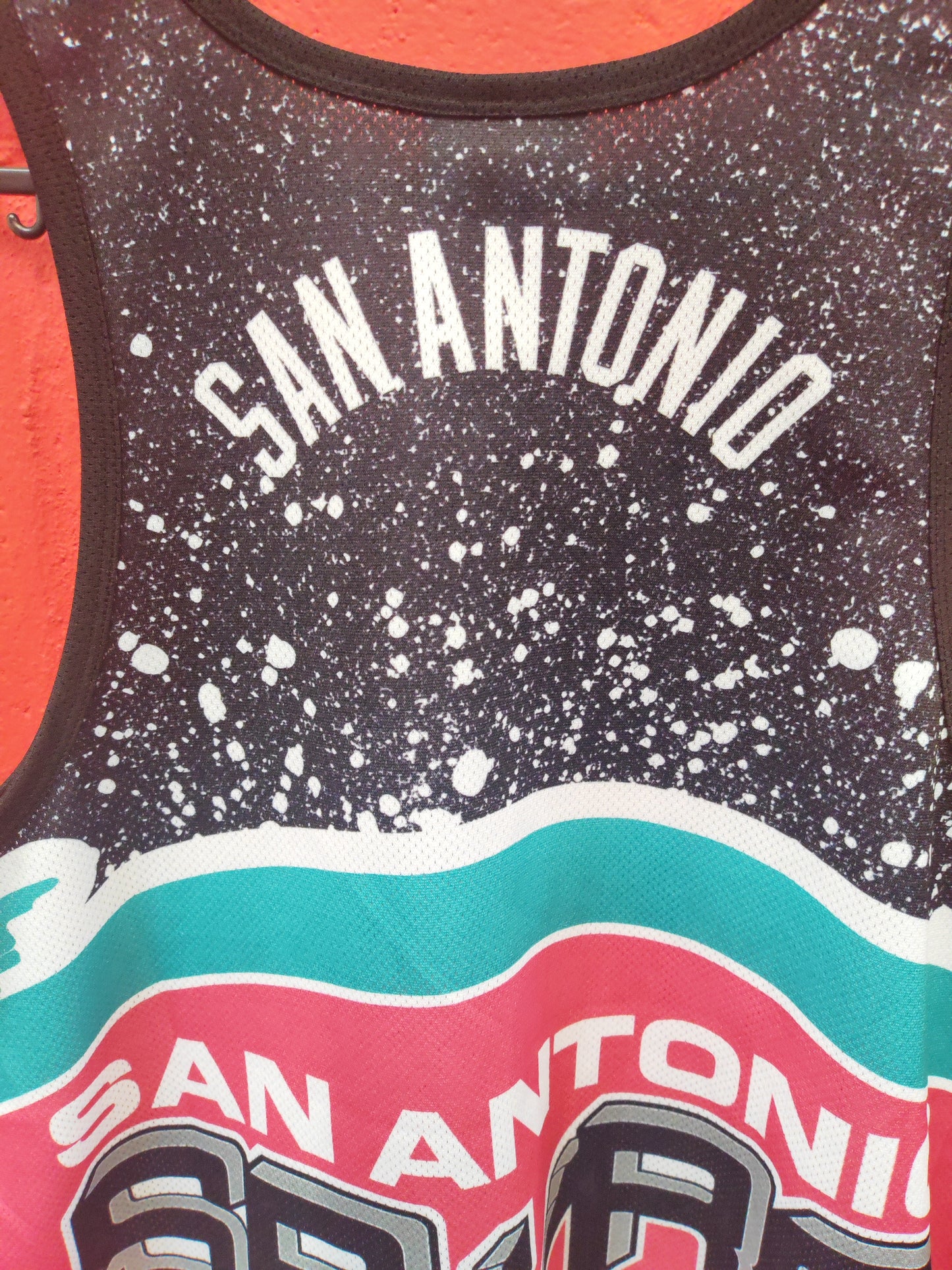 Mitchell & Ness San Antonio Spurs Big Logo Jersey, Size Medium