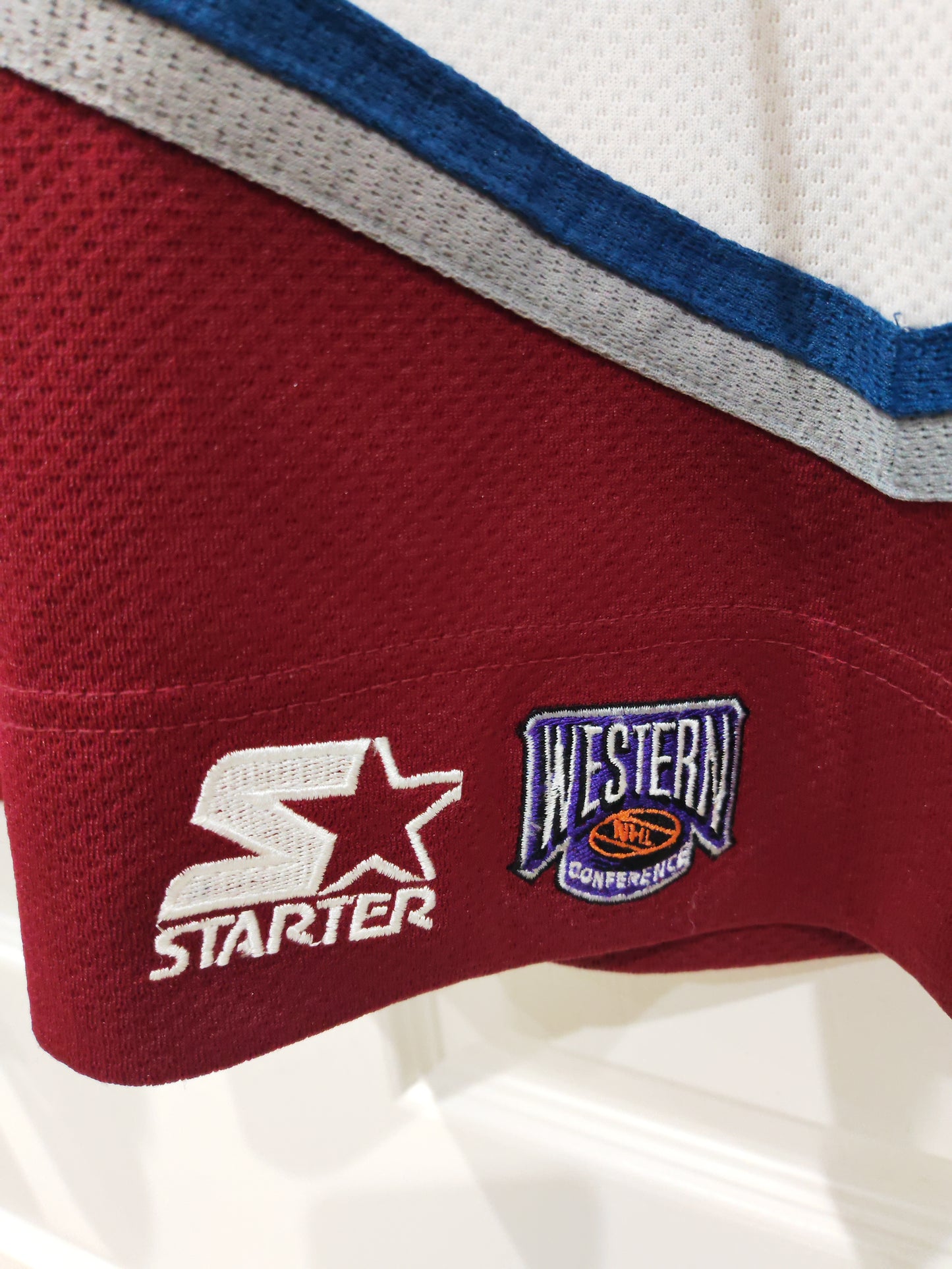 Starter Colorado Avalanche NHL Hockey Jersey, White, Size Medium