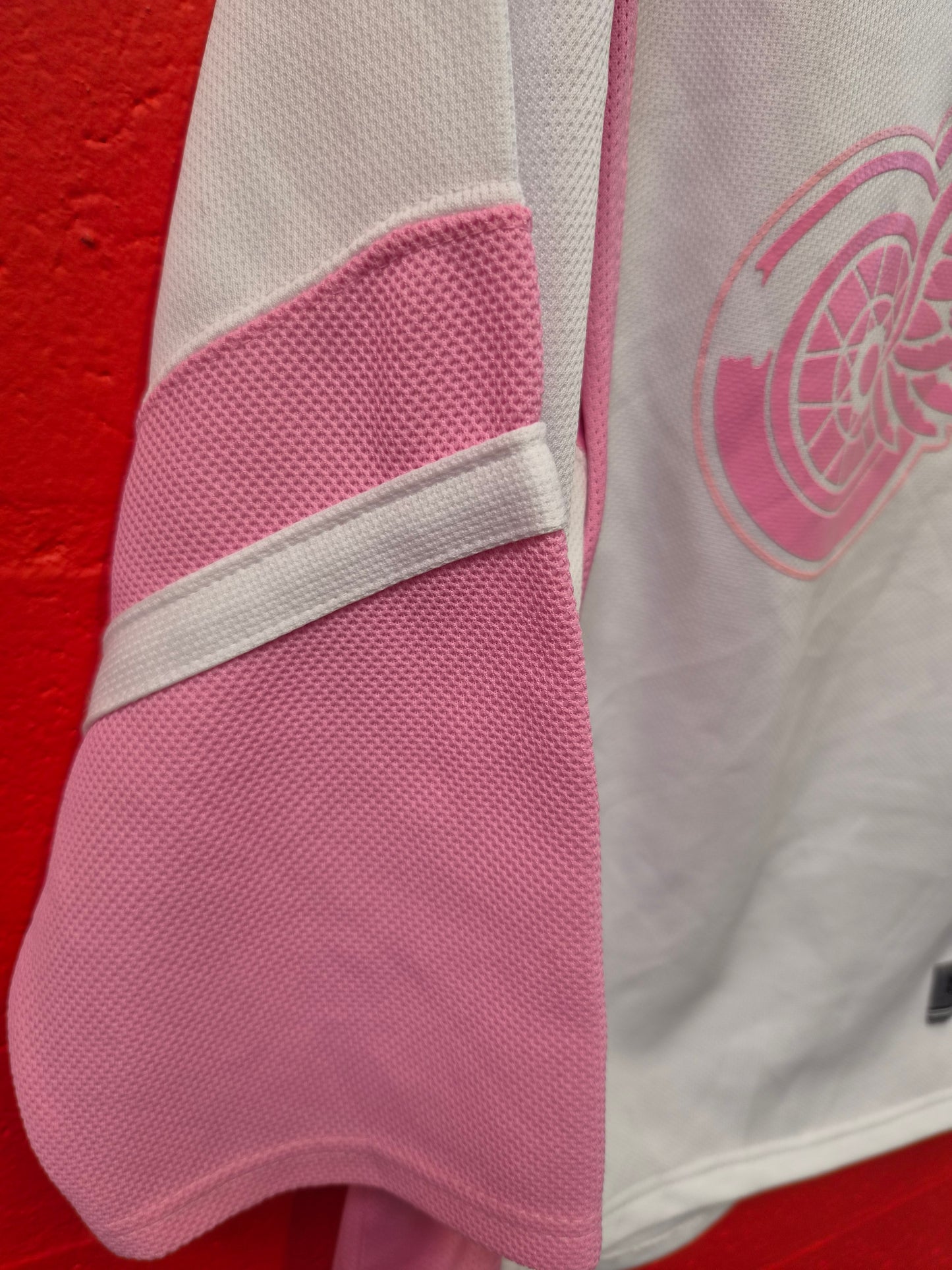 Youth Girls Reebok Detroit Red Wings NHL Hockey Jersey, White/Pink, Size YL