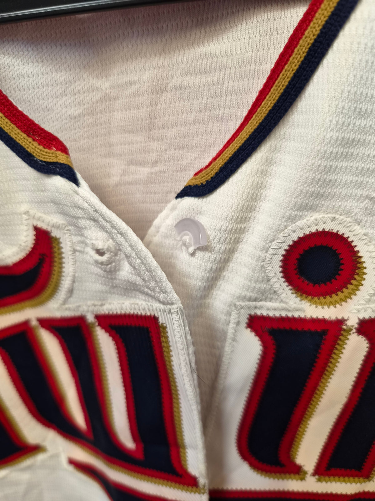 Women's Majestic Minnesota Twins MLB Jersey, White, Size Small