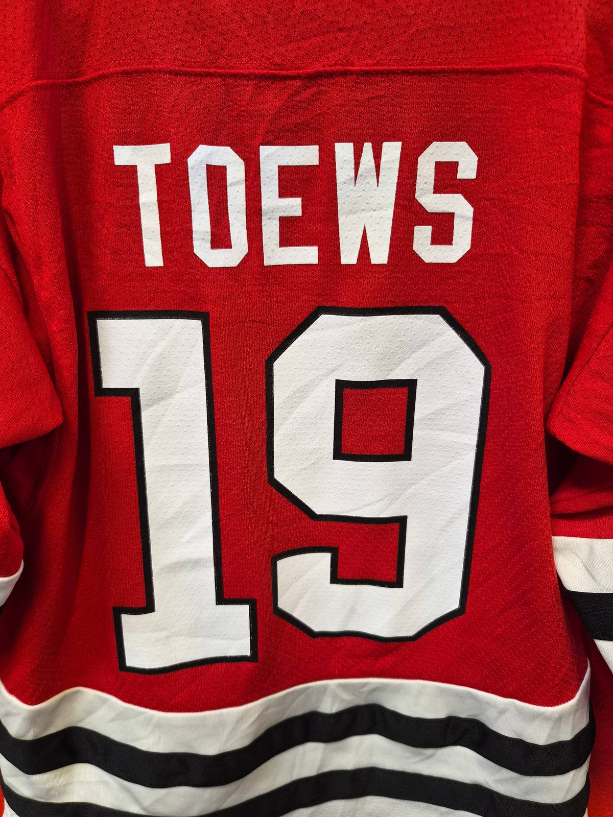 Youth NHL Chicago Blackhawks Ice Hockey Jersey, #19 Toews. Red, Size YS/M