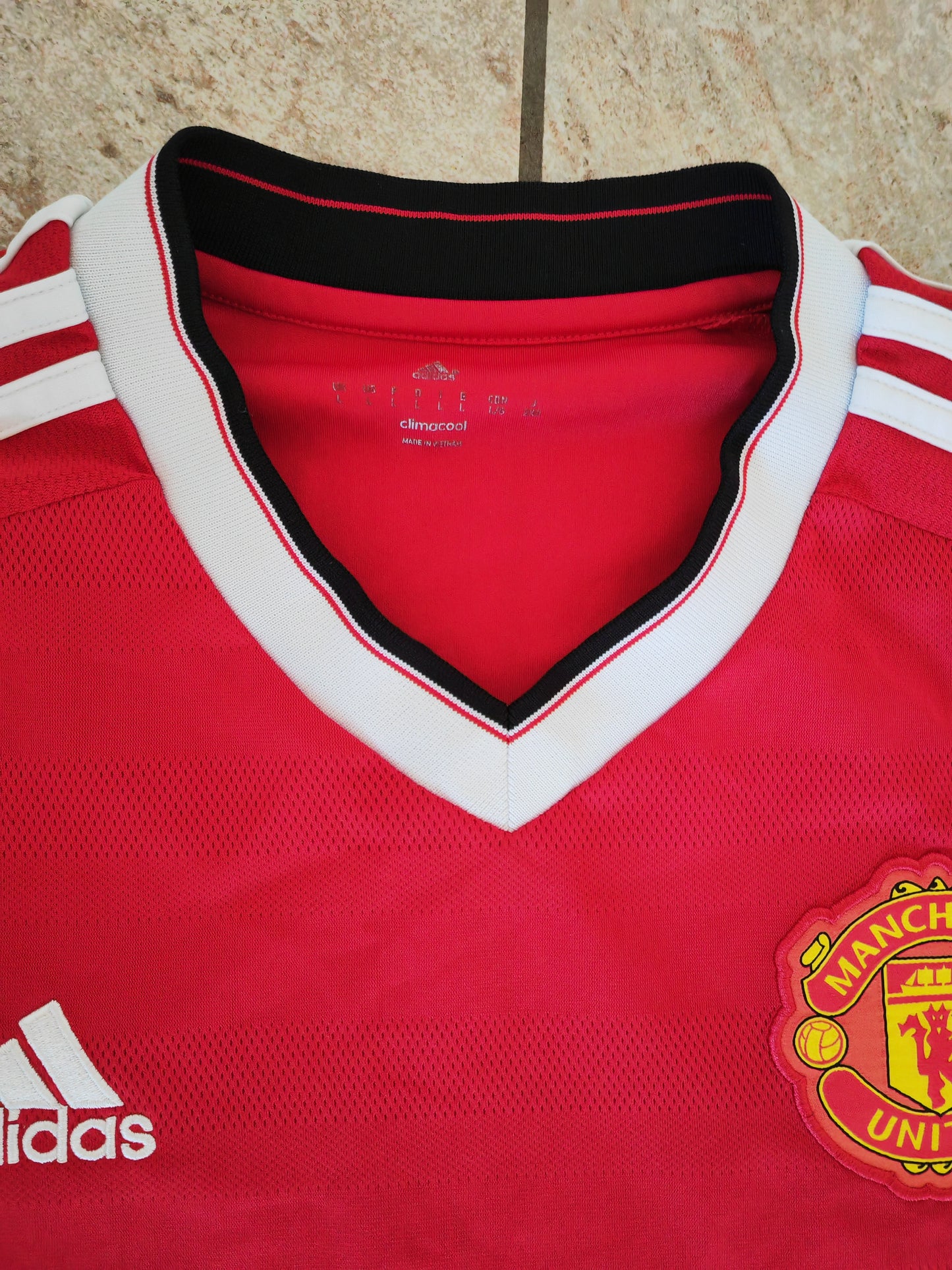 Adidas Manchester United 2015/16 Short Sleeve Home Shirt, Red, Size L