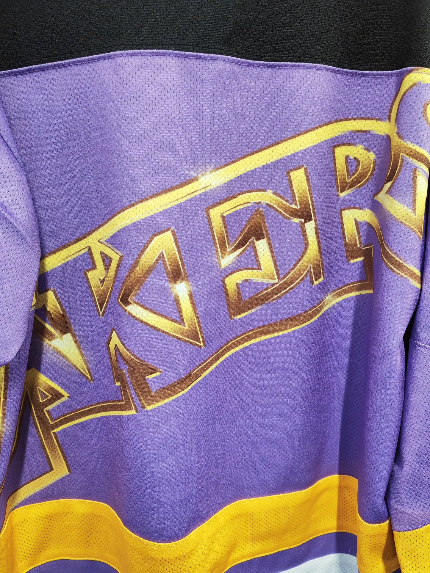 Mitchell & Ness Los Angeles Lakers Hockey Style Jersey, Size Medium