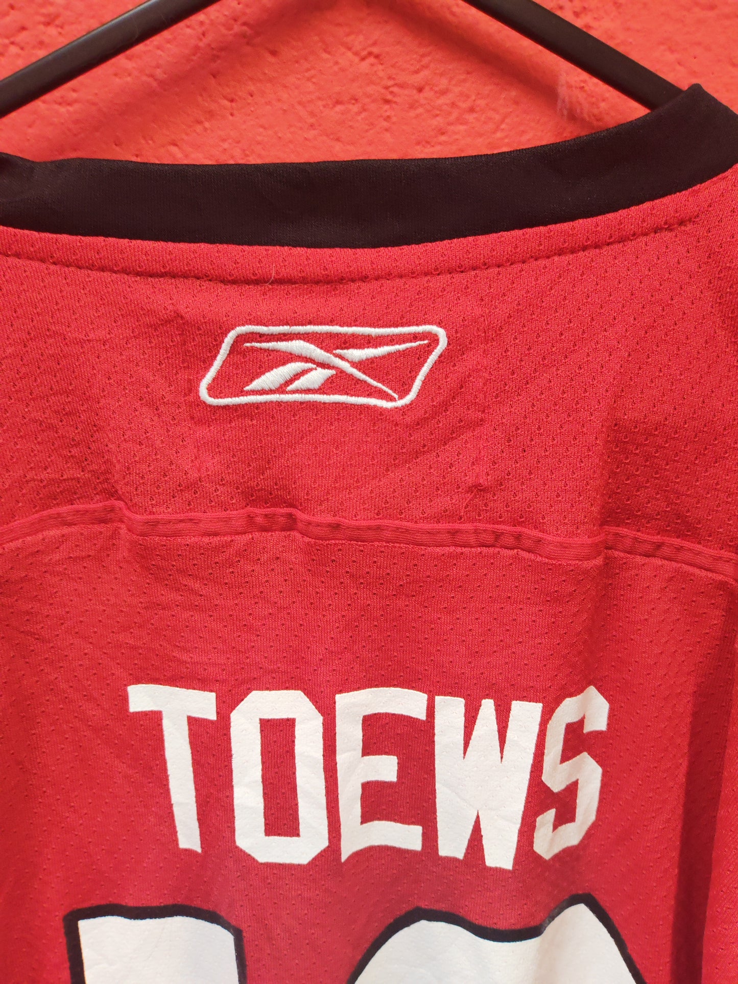 Youth Reebok Chicago Blackhawks NHL Hockey Jersey, #19 Toews, Red, Size YL/XL