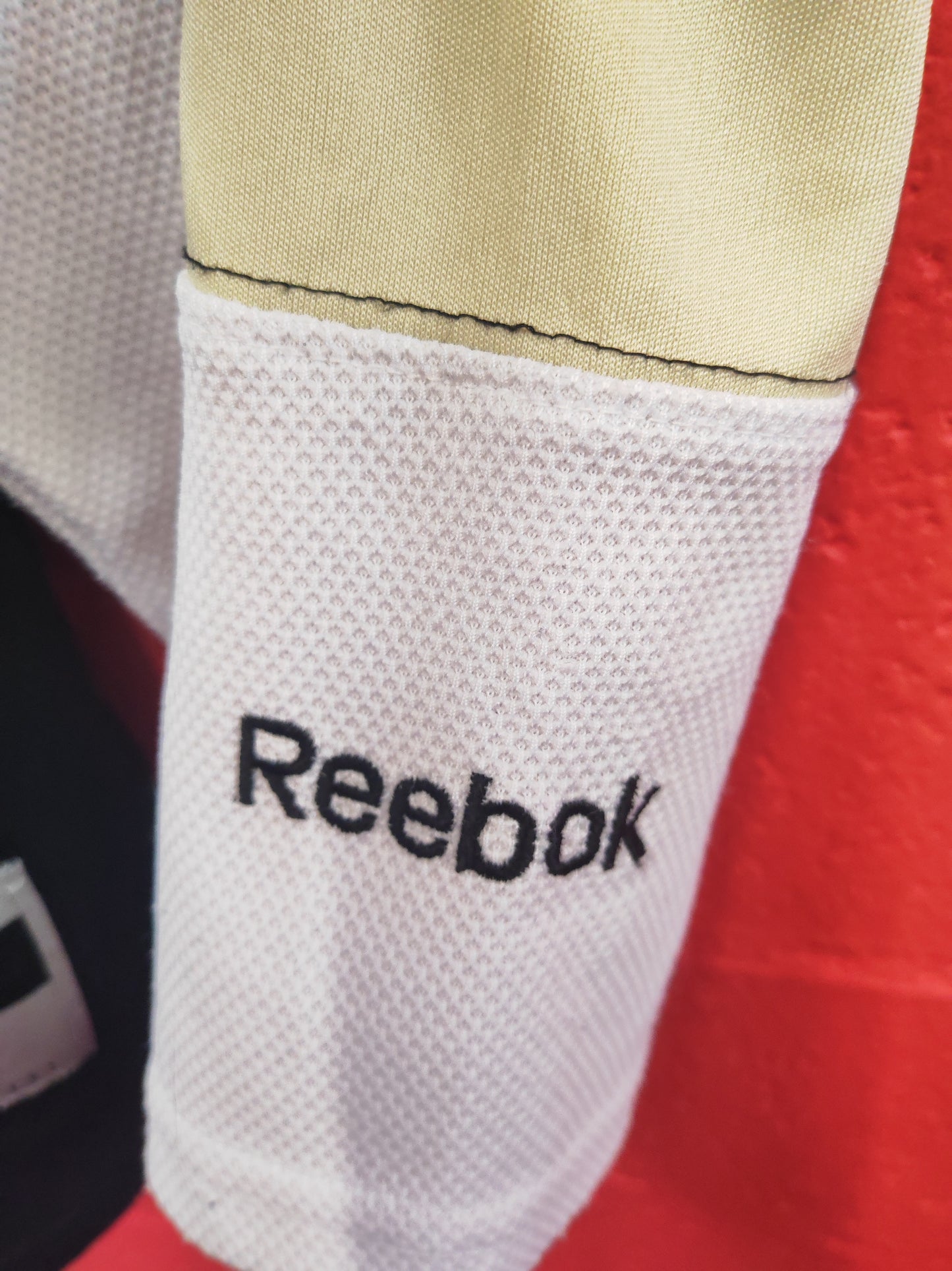 Reebok Pittsburgh Penguins NHL Jersey, #18 Neal. Black, Size Large