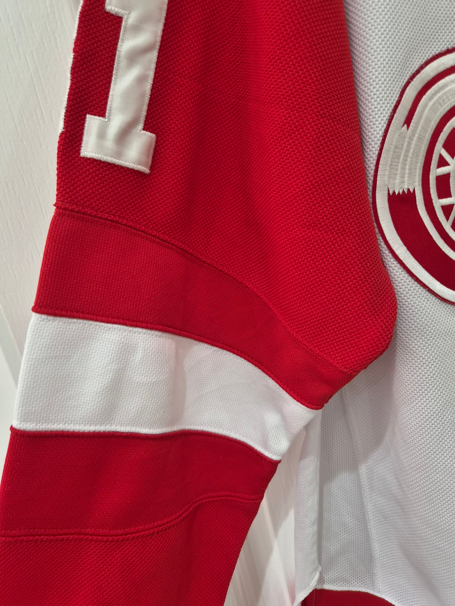 Reebok Detroit Red Wings NHL Jersey, #81 Hossa, White/Red, Size Medium