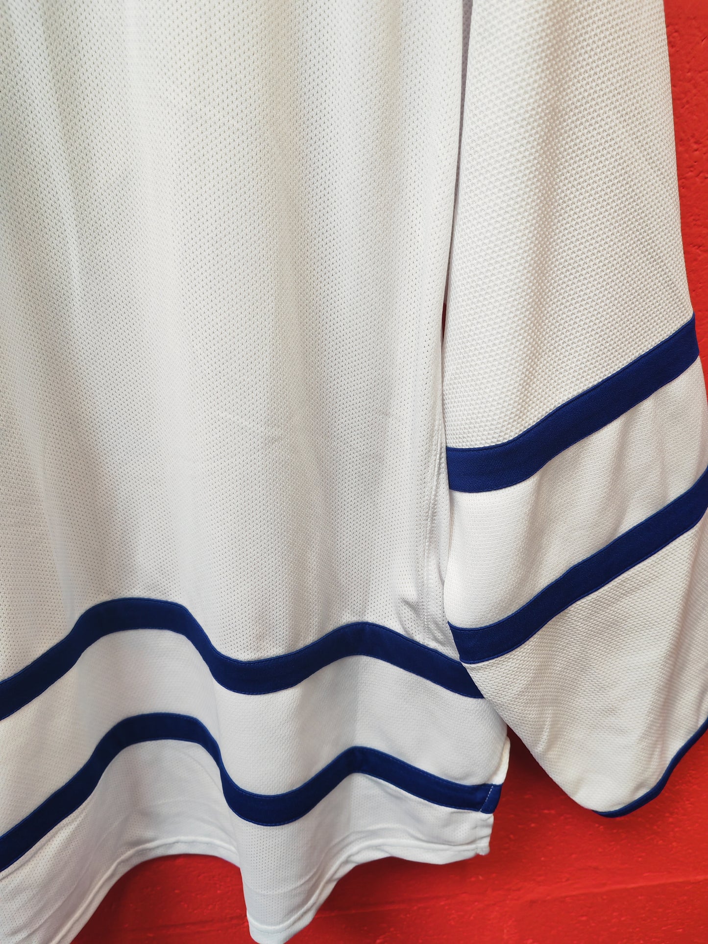 Reebok Toronto Maple Leafs NHL Jersey, White, Size Large