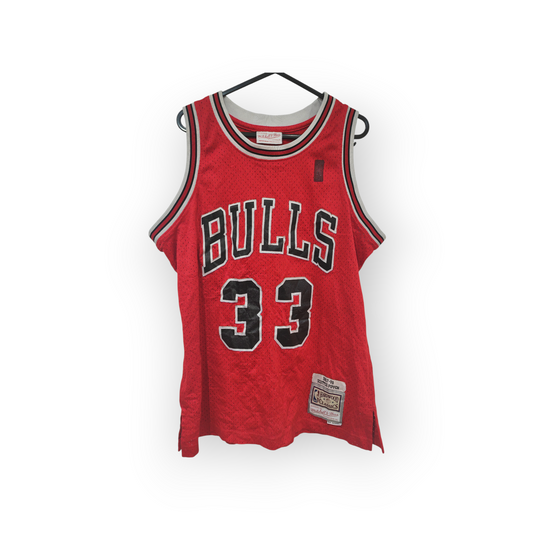 Mitchell & Ness Chicago Bulls NBA Jersey, #33 Pippen, Red, Size Medium