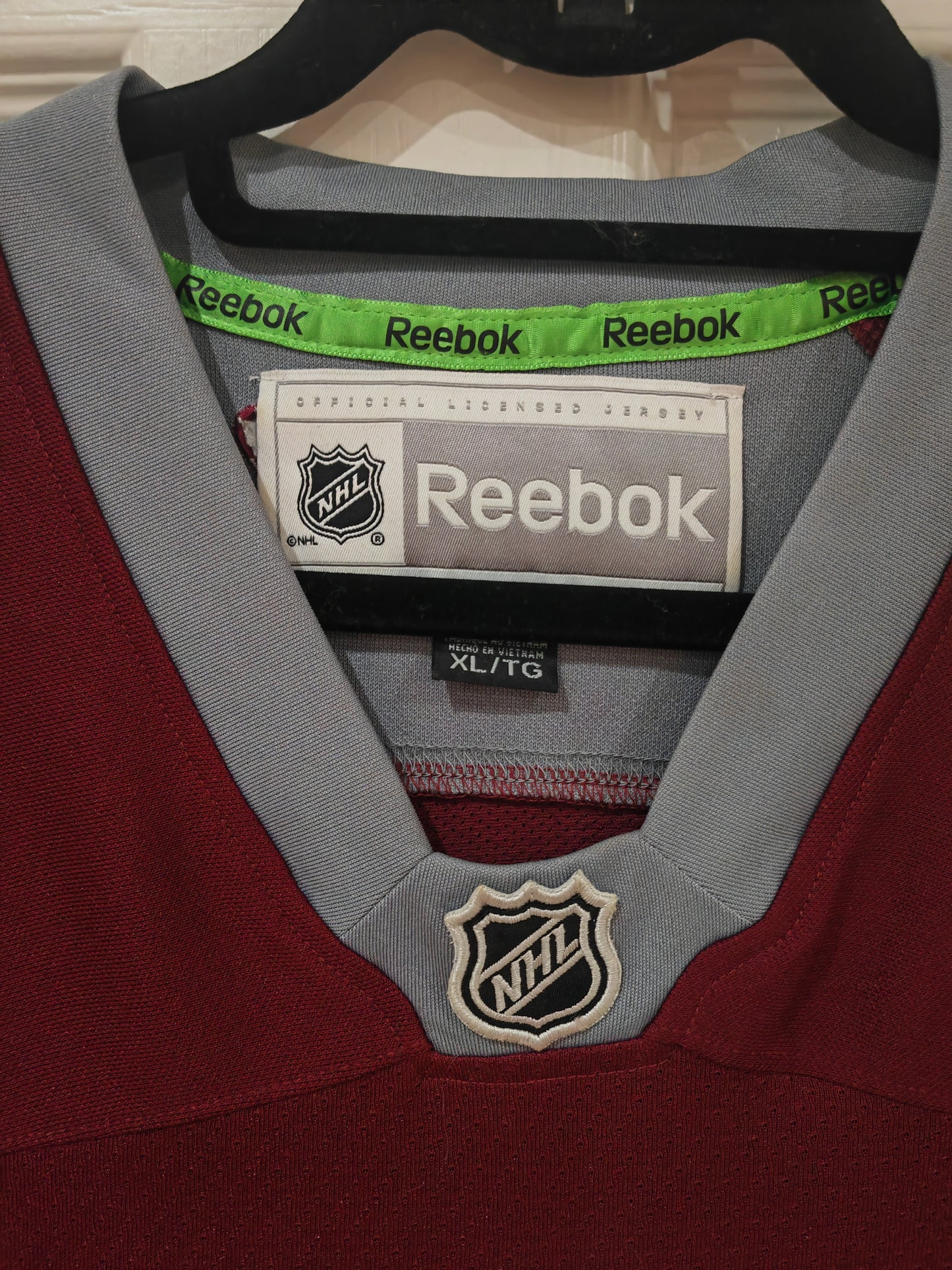 Reebok Colorado Avalanche Warm Up/Training Jersey, Burgundy, Size XL