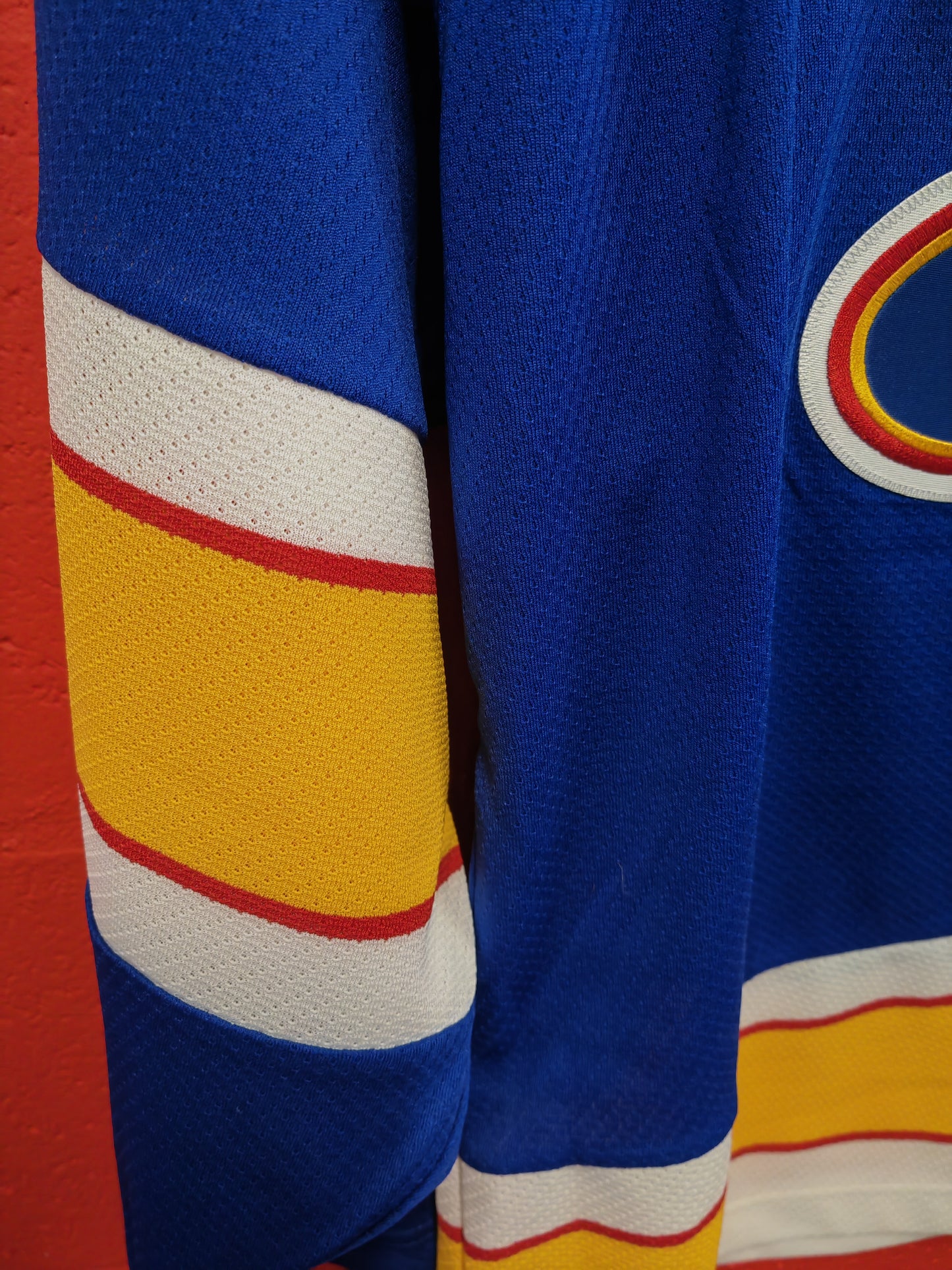 CCM St Louis Blues Team Classics NHL Jersey, Blue, Size 44 M/L