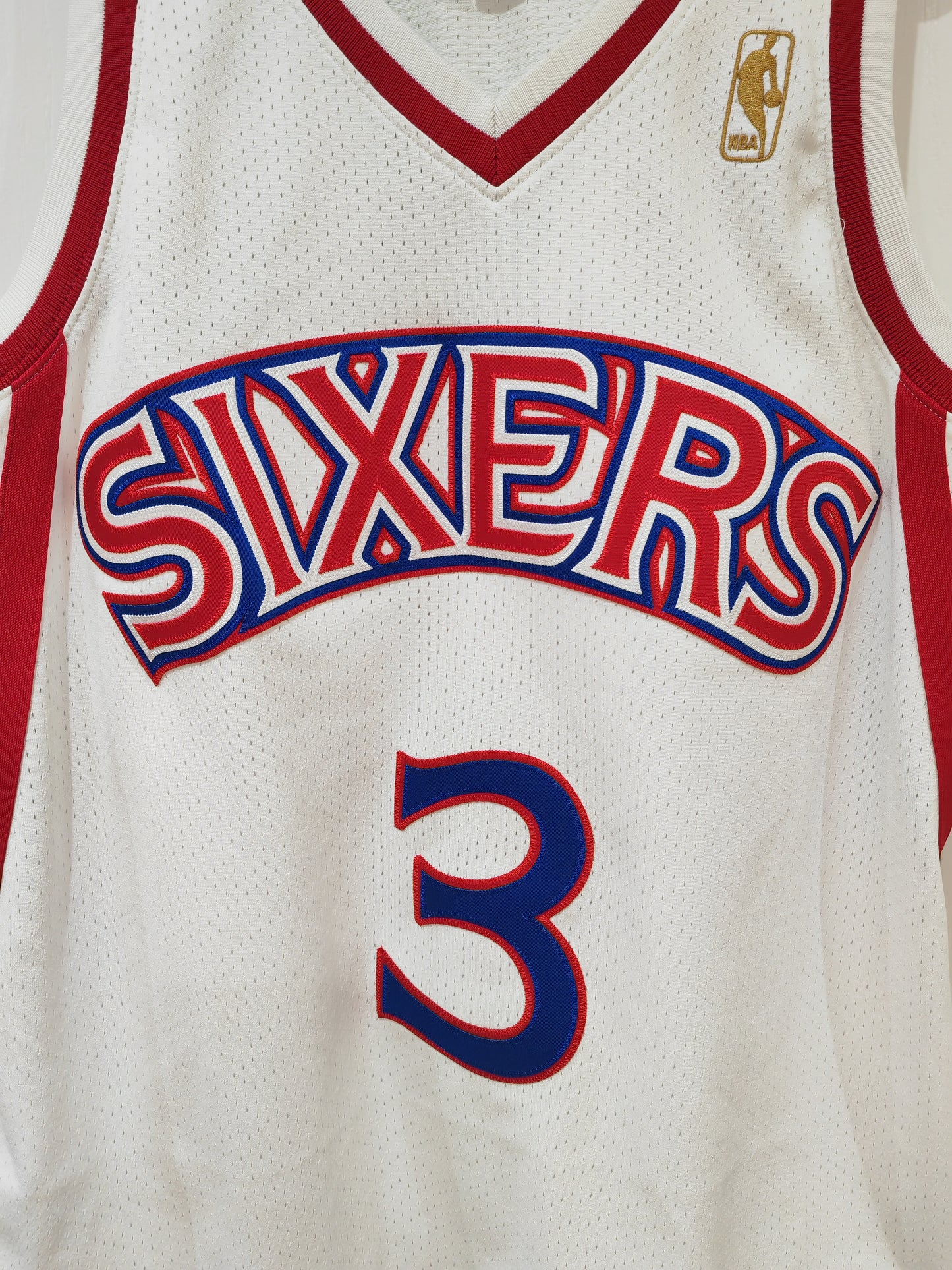 Mitchell & Ness Authentic Philadelphia 76ers 1996/97 Jersey, #3 Iverson, Size Large