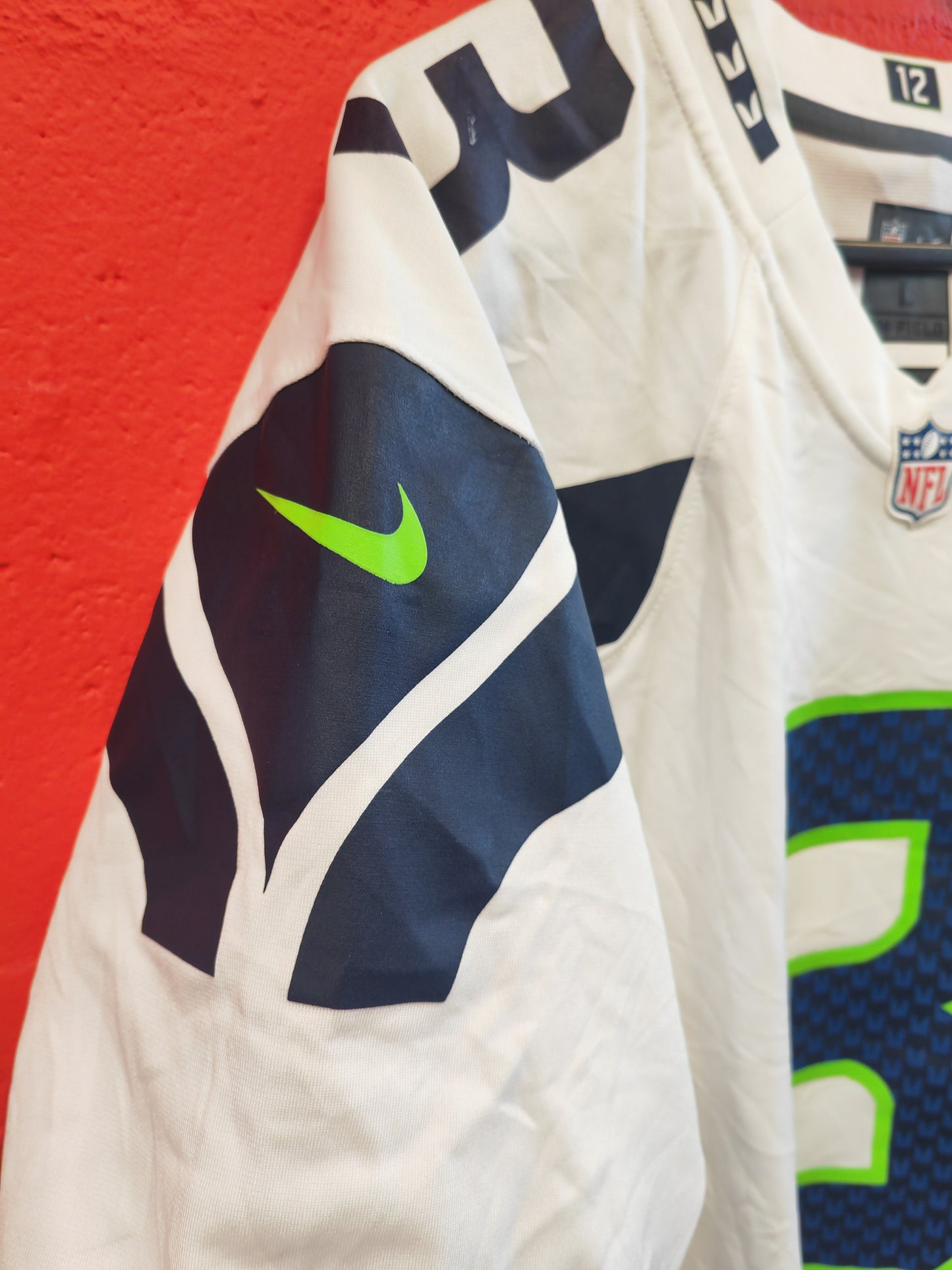 Nike Seattle Seahawks NFL Jersey, #3 Wilson, White, Size Large