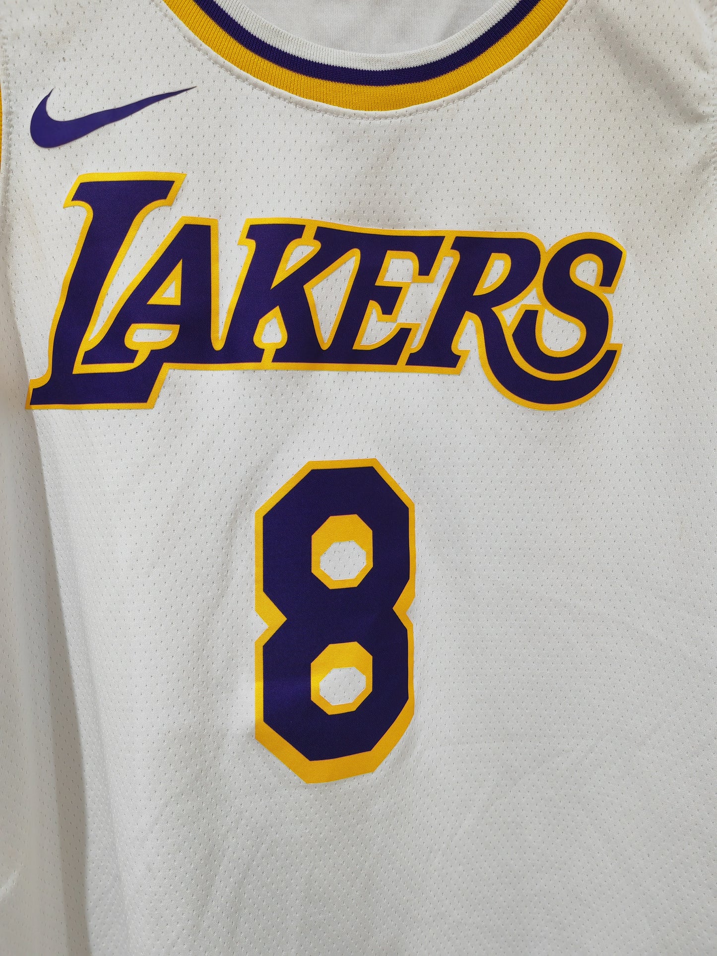 Nike Los Angeles Lakers NBA Swingman Jersey, #8 Bryant, White, Size XL