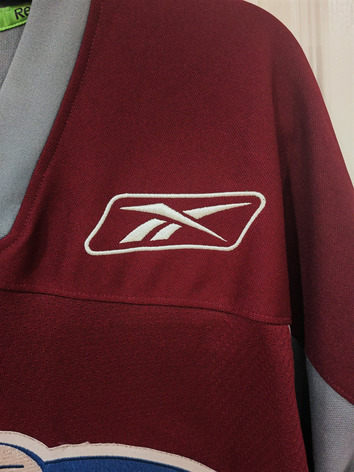 Reebok Colorado Avalanche Warm Up/Training Jersey, Burgundy, Size XL