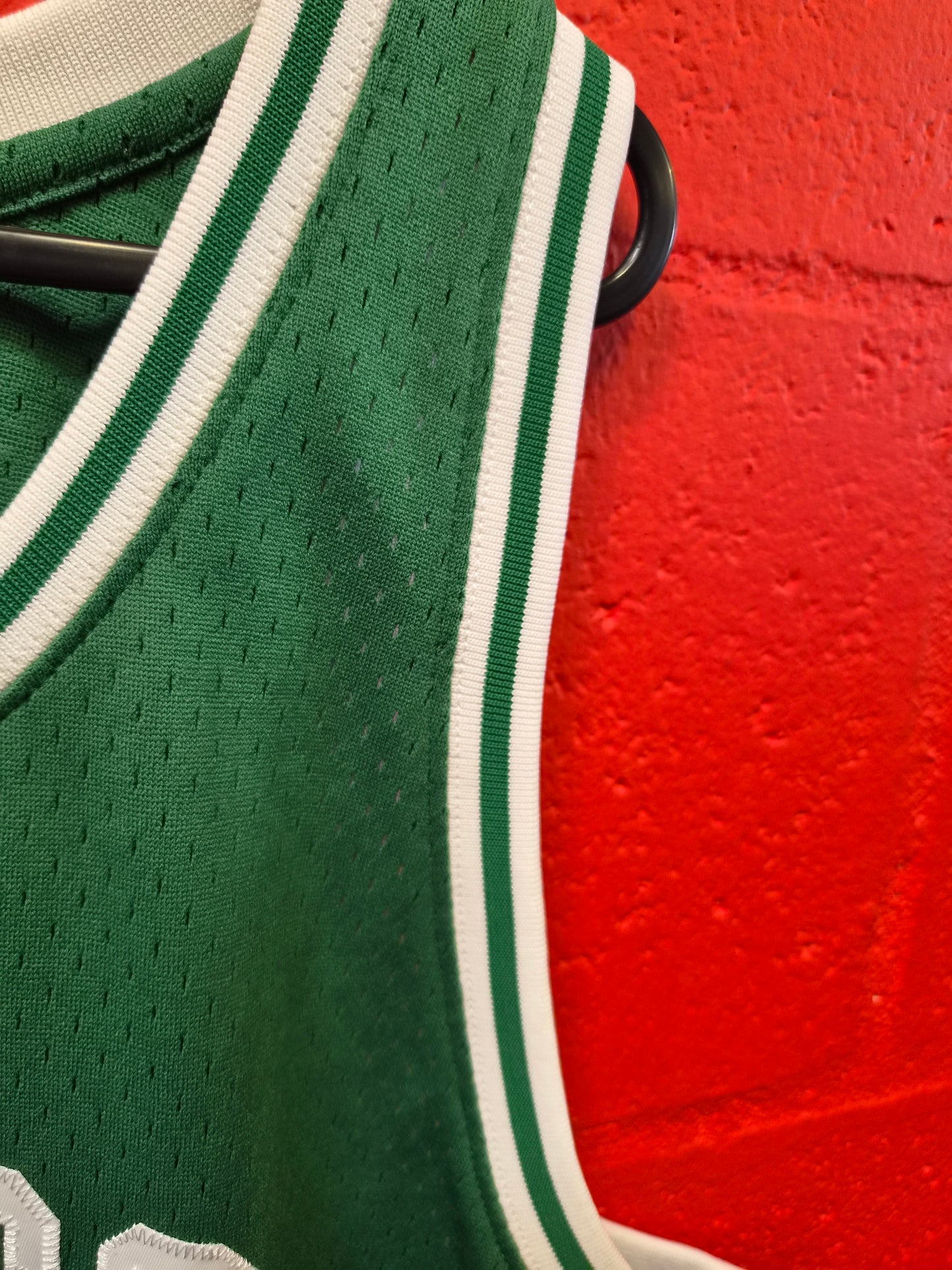 Mitchell & Ness Boston Celtics 1985-86 NBA Jersey, #00 Parish. Green, Size XL