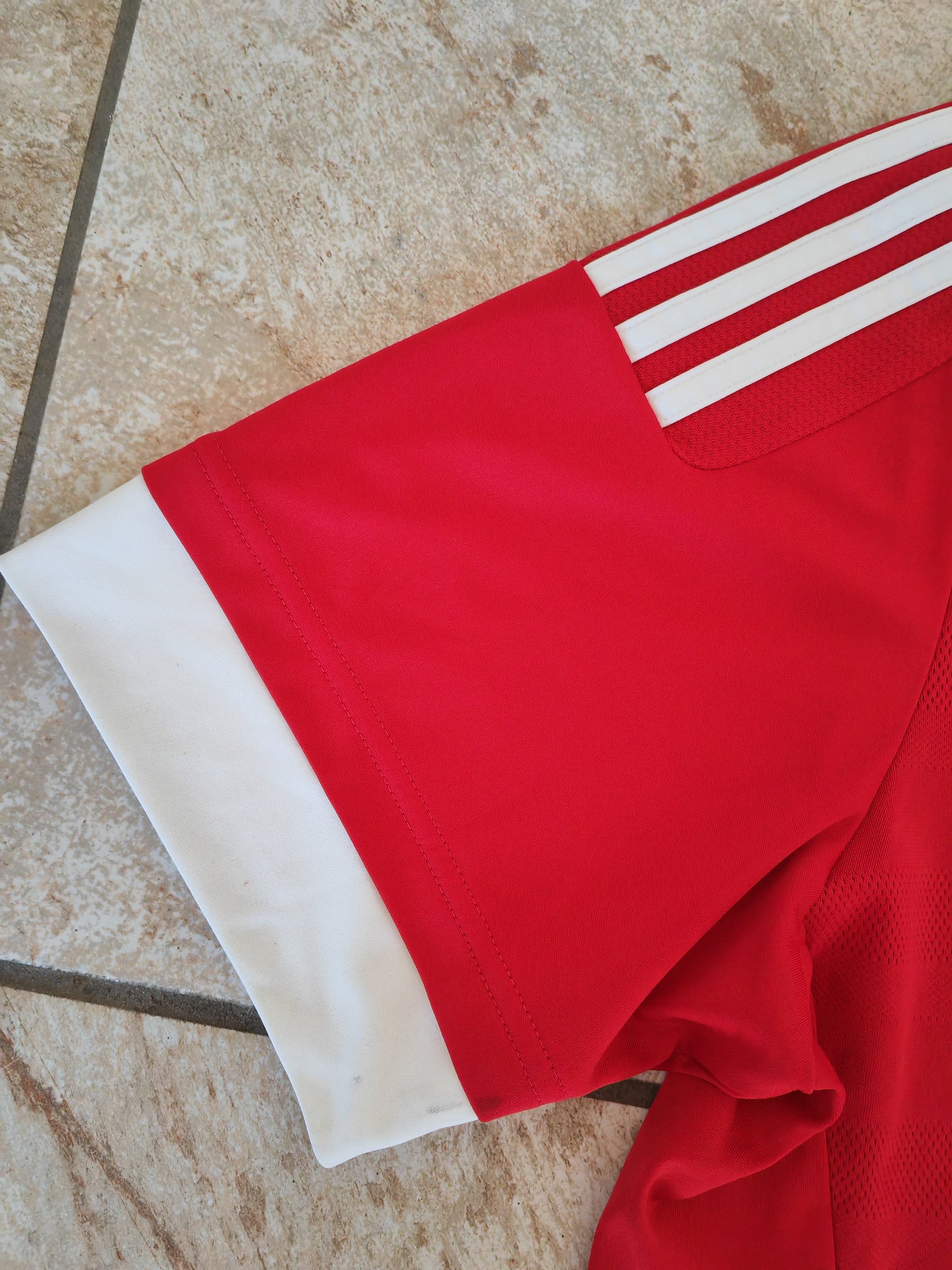 Adidas Manchester United 2015/16 Short Sleeve Home Shirt, Red, Size L
