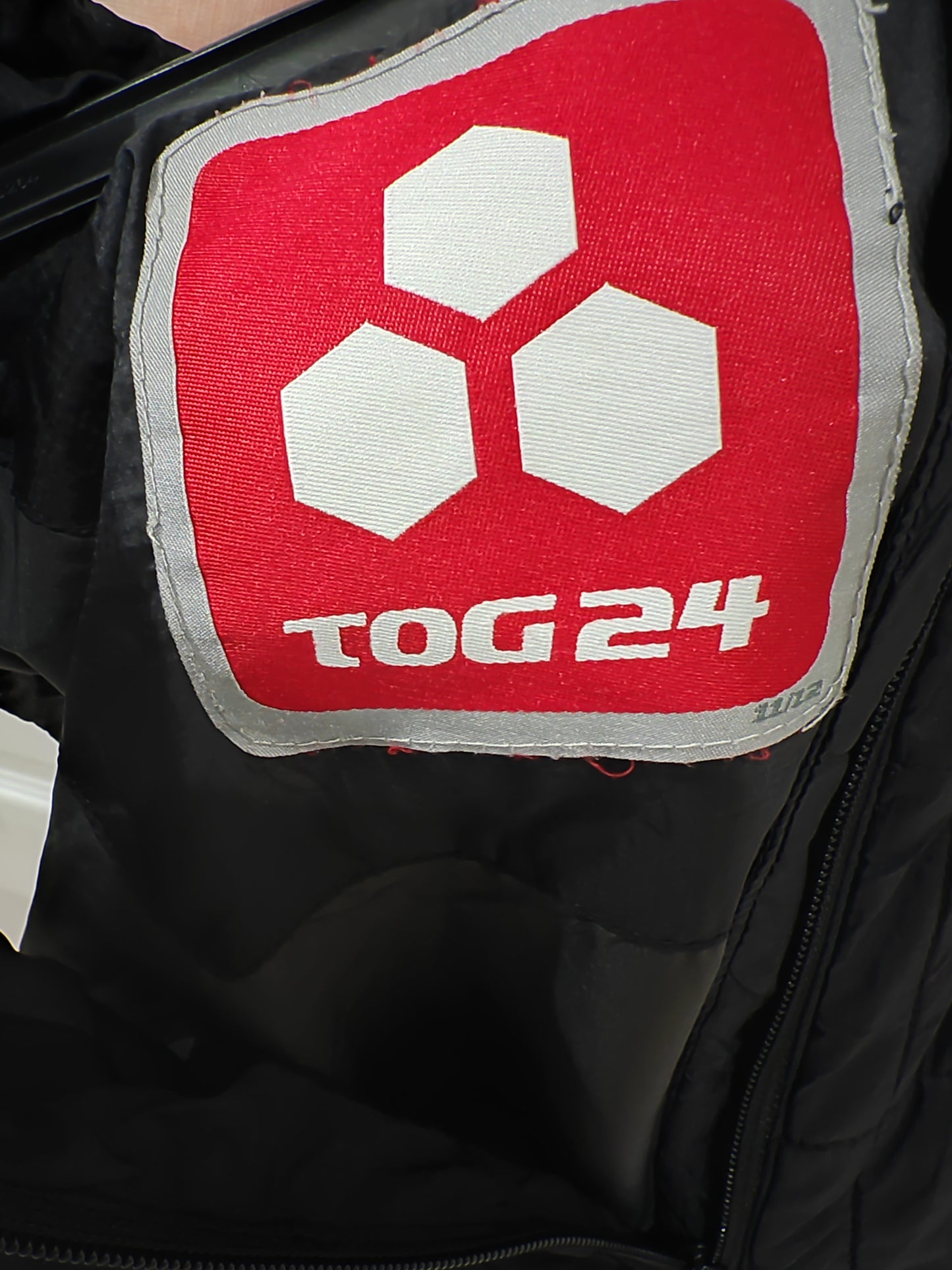 Youth Tog 24 Gilet, Full Zip, Black, Size 11-12 Years