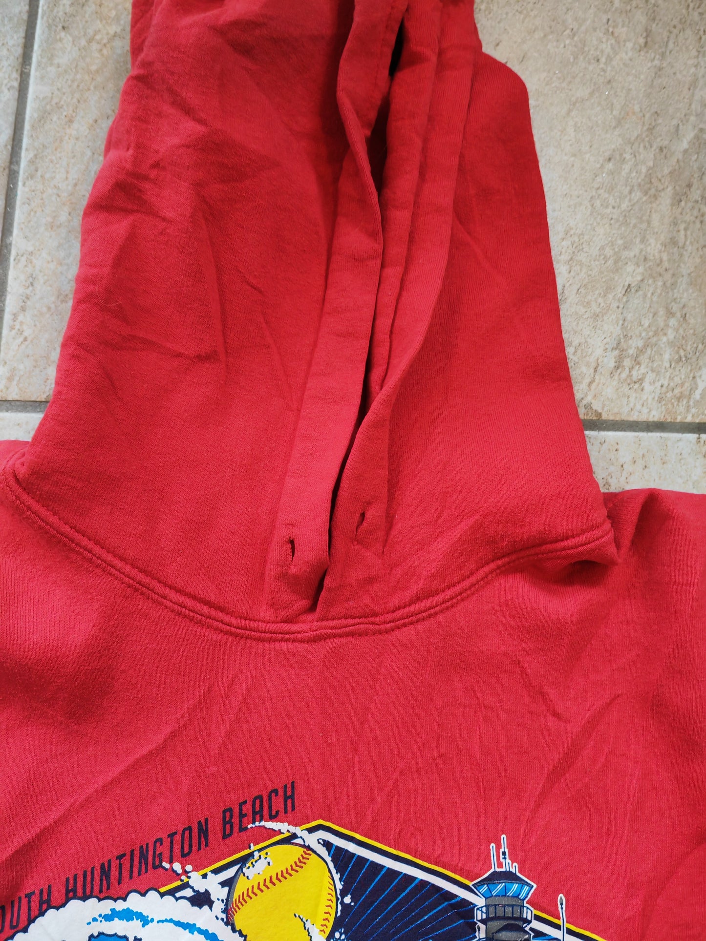 Gildan 2015 All Star Surf Tournament Pullover Hoodie, Red, Size Medium