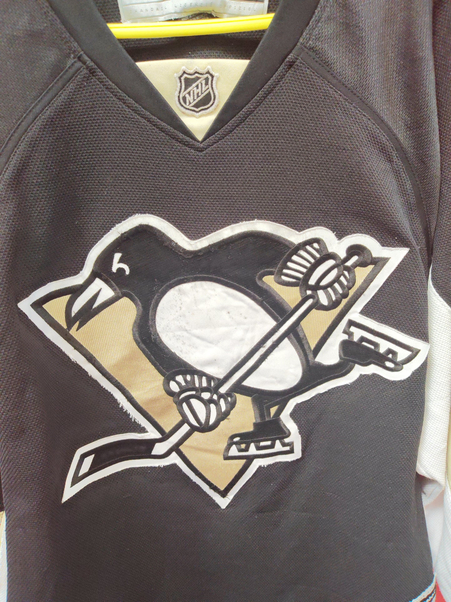 Reebok Pittsburgh Penguins NHL Jersey, #18 Neal. Black, Size Large