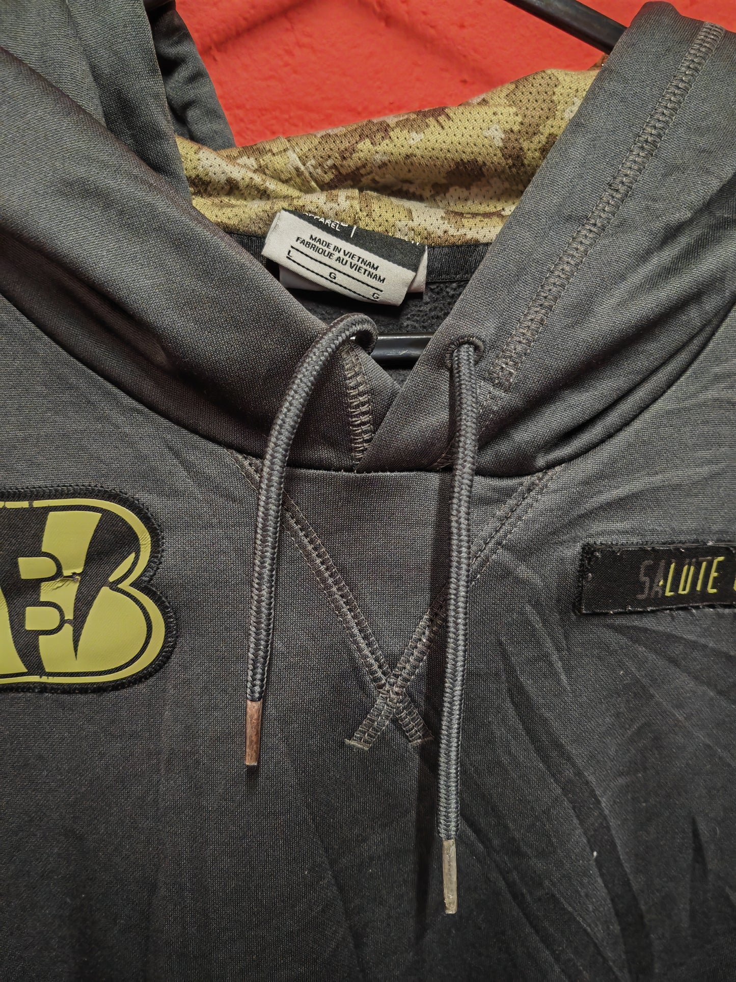 Nike Cincinnati Bengals NFL Salute To Service Pullover Hoodie, Grey, Size Large