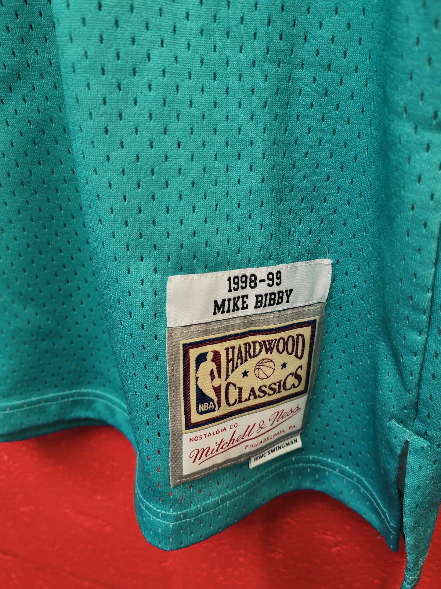 Mitchell & Ness Vancouver Grizzlies 1998/99 NBA Jersey, #10 Bibby, Size Large