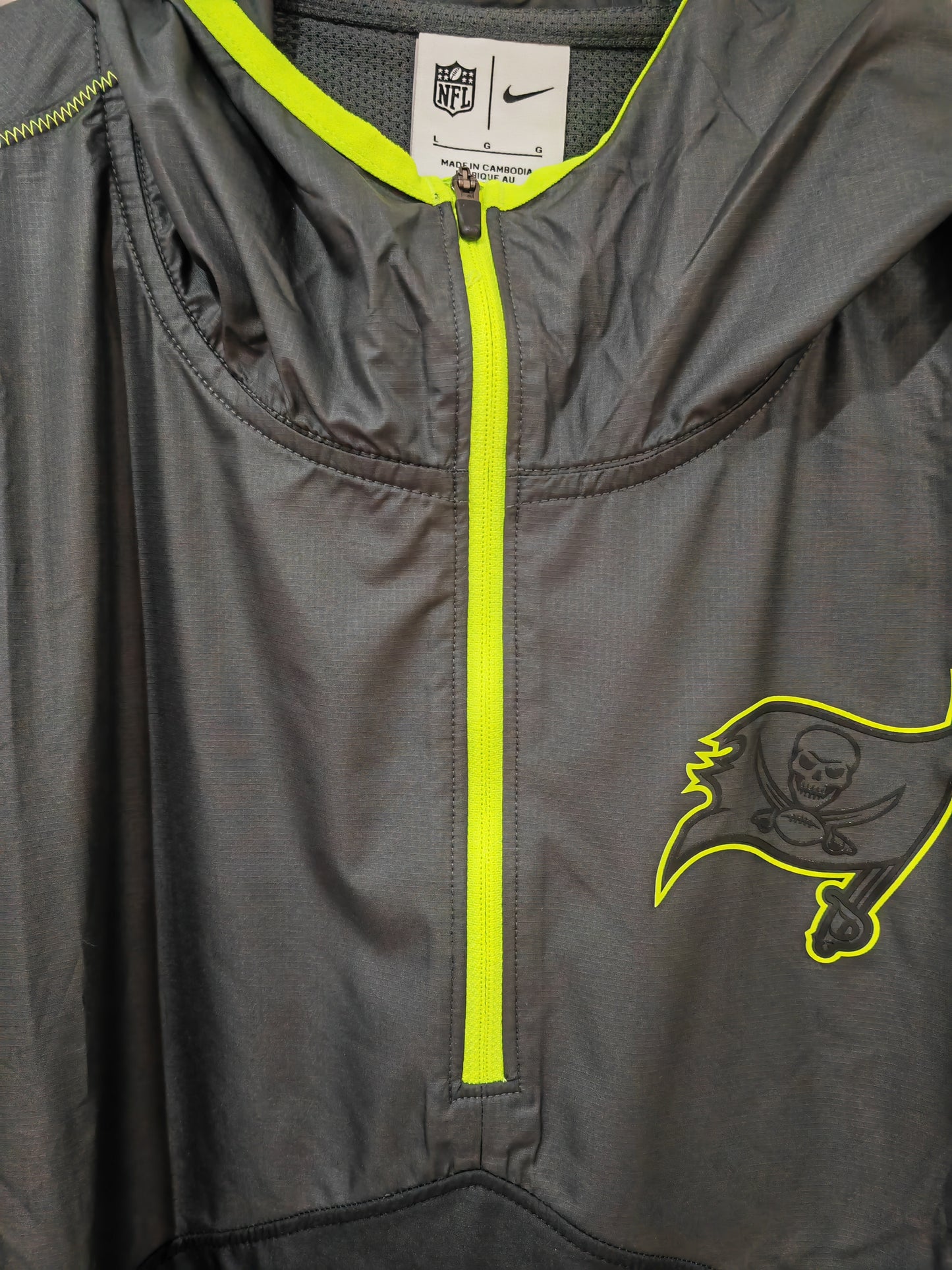 Nike Tampa Bay Buccaneers NFL Volt Half Zip Jacket, Black, Size Large