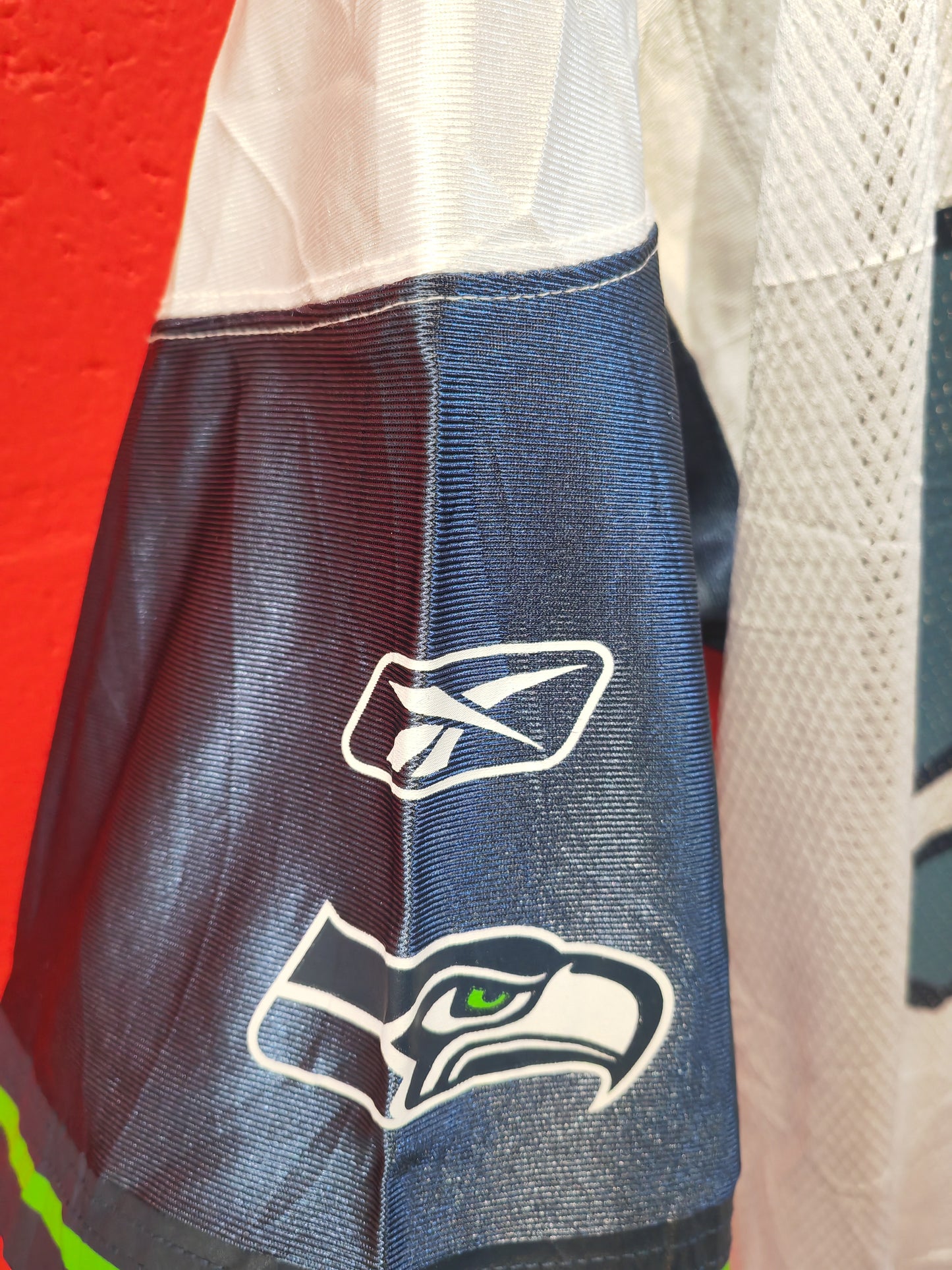 Reebok Seattle Seahawks NFL Jersey, #51 Tatupu, White, Size Large