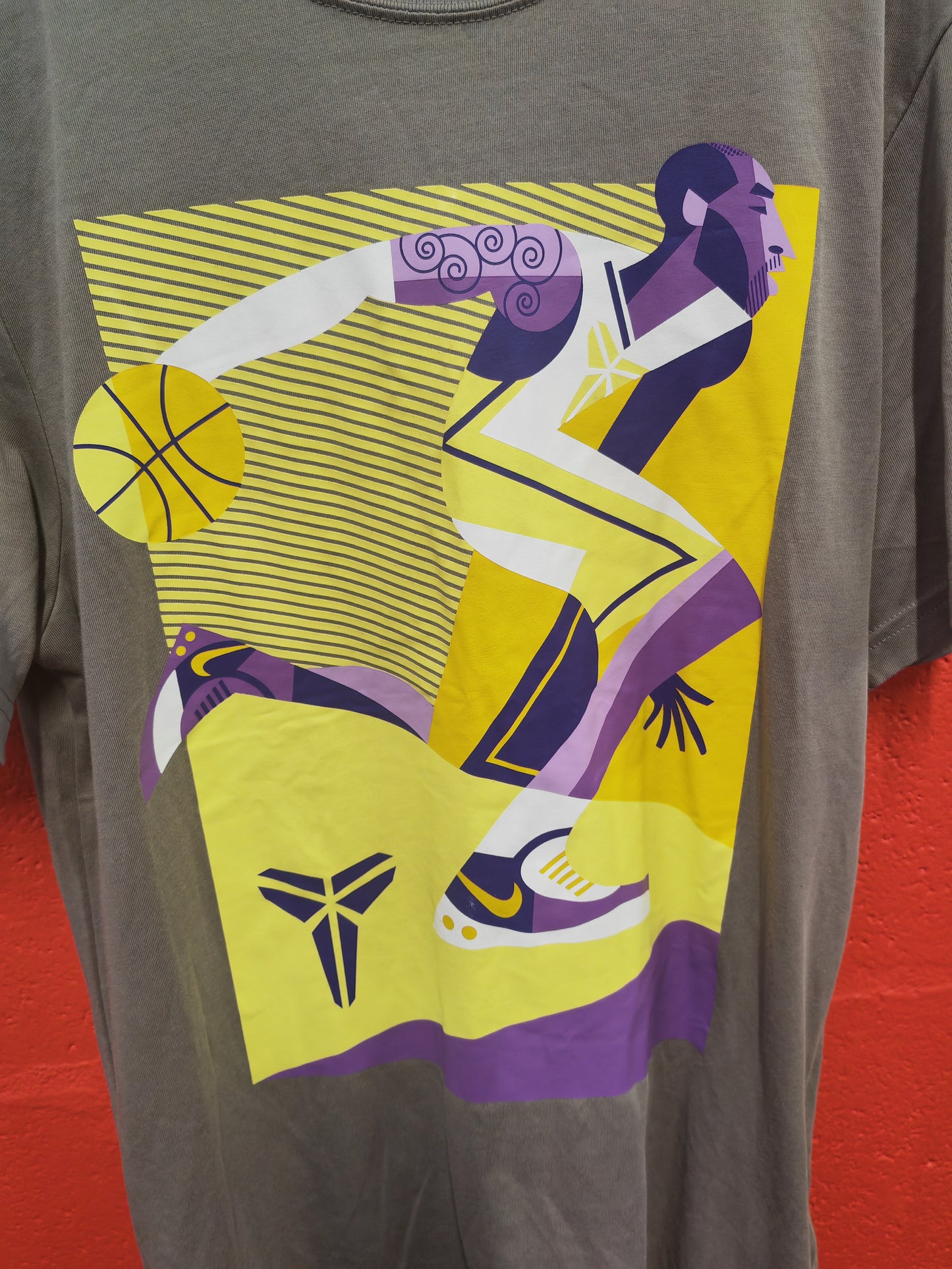Nike Dri Fit Kobe Bryant Short Sleeve T Shirt, Grey, Size Small